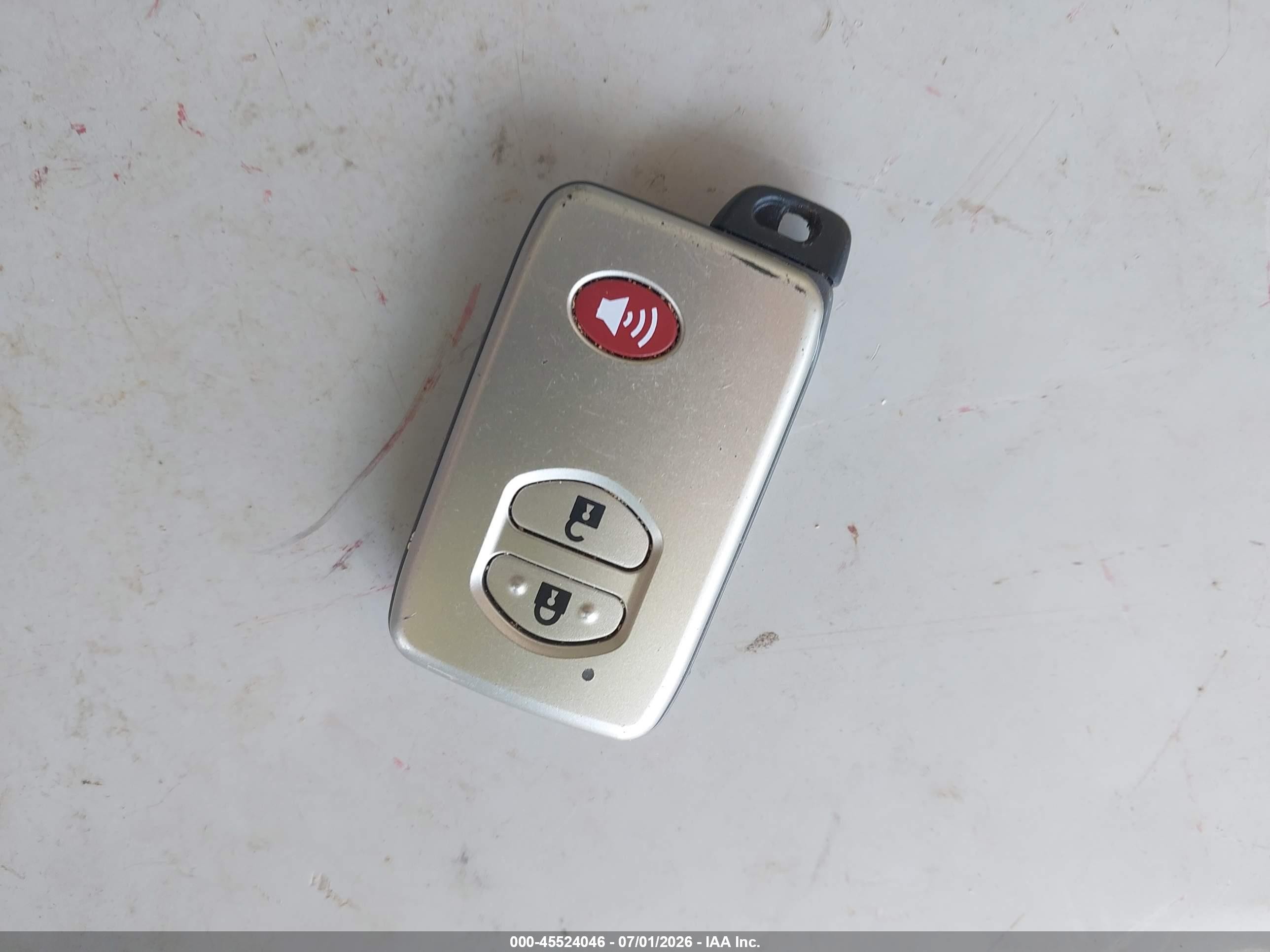 2012 Toyota Prius Plug-in   Белый vin: JTDKN3DP9C3028966