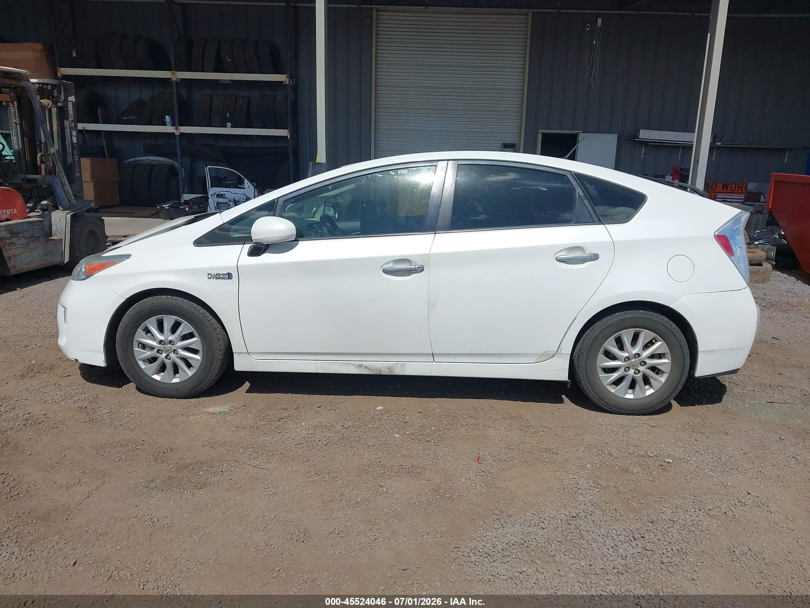 2012 Toyota Prius Plug-in   Белый vin: JTDKN3DP9C3028966