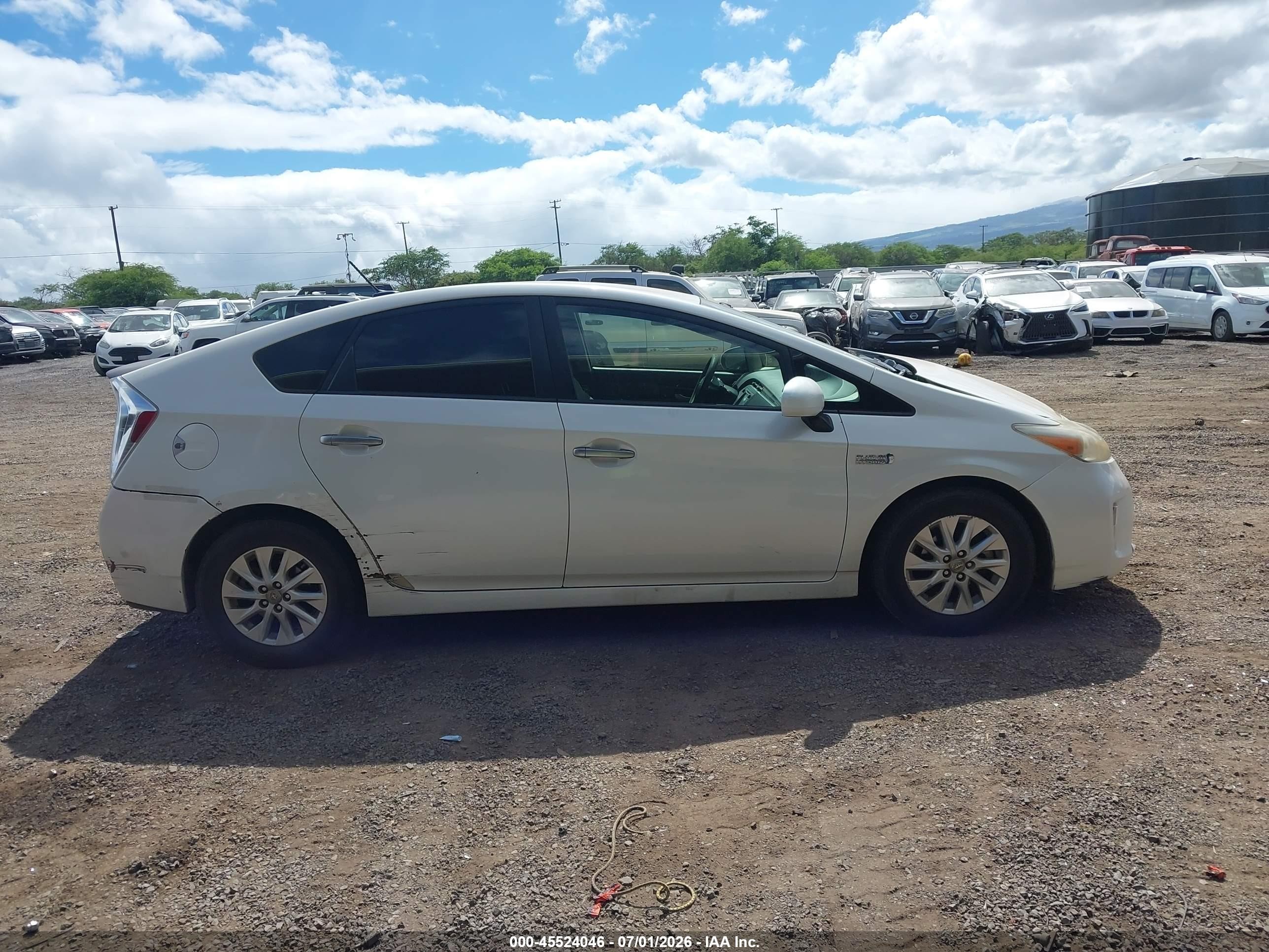2012 Toyota Prius Plug-in   Белый vin: JTDKN3DP9C3028966