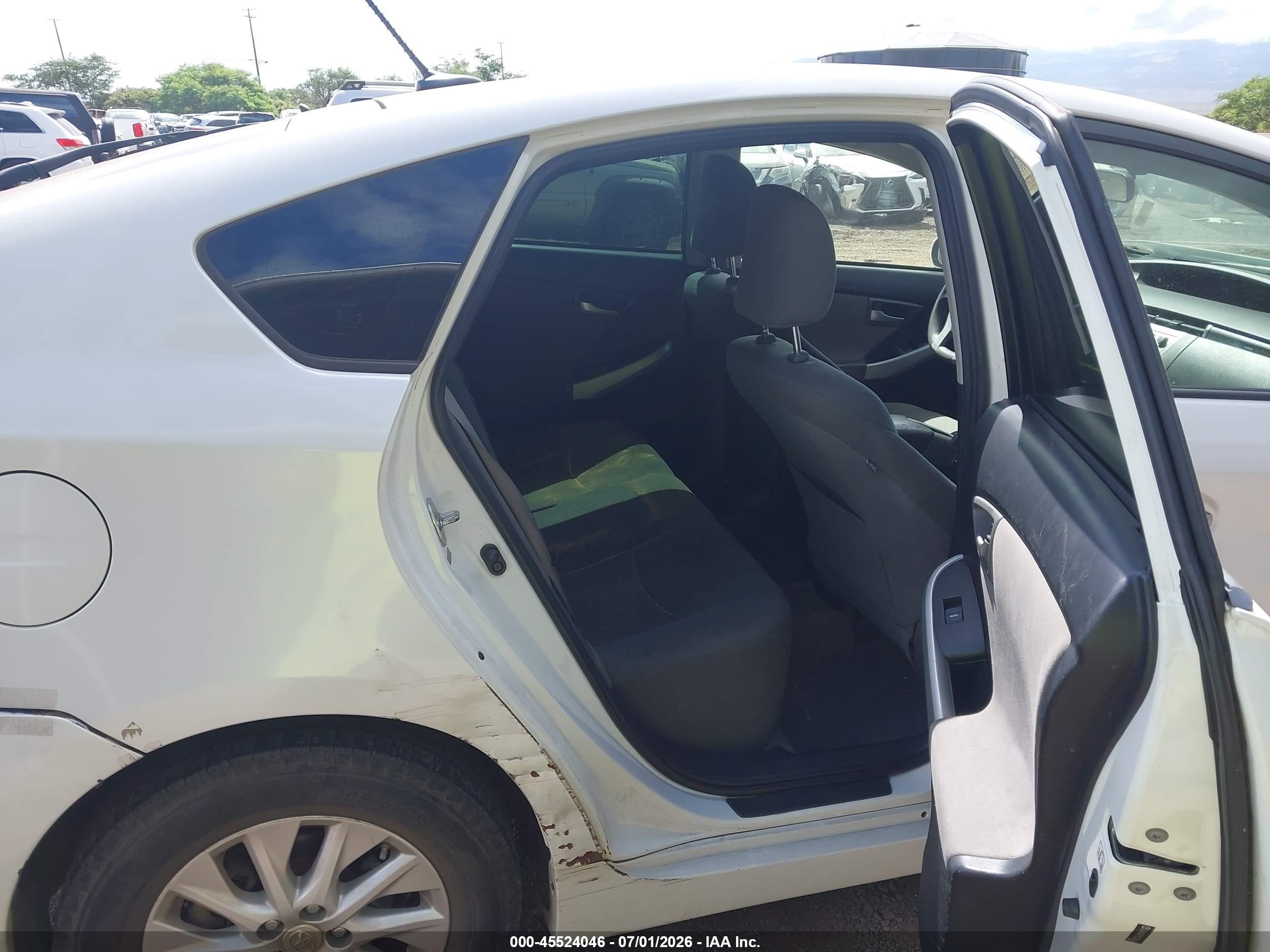 2012 Toyota Prius Plug-in   Белый vin: JTDKN3DP9C3028966