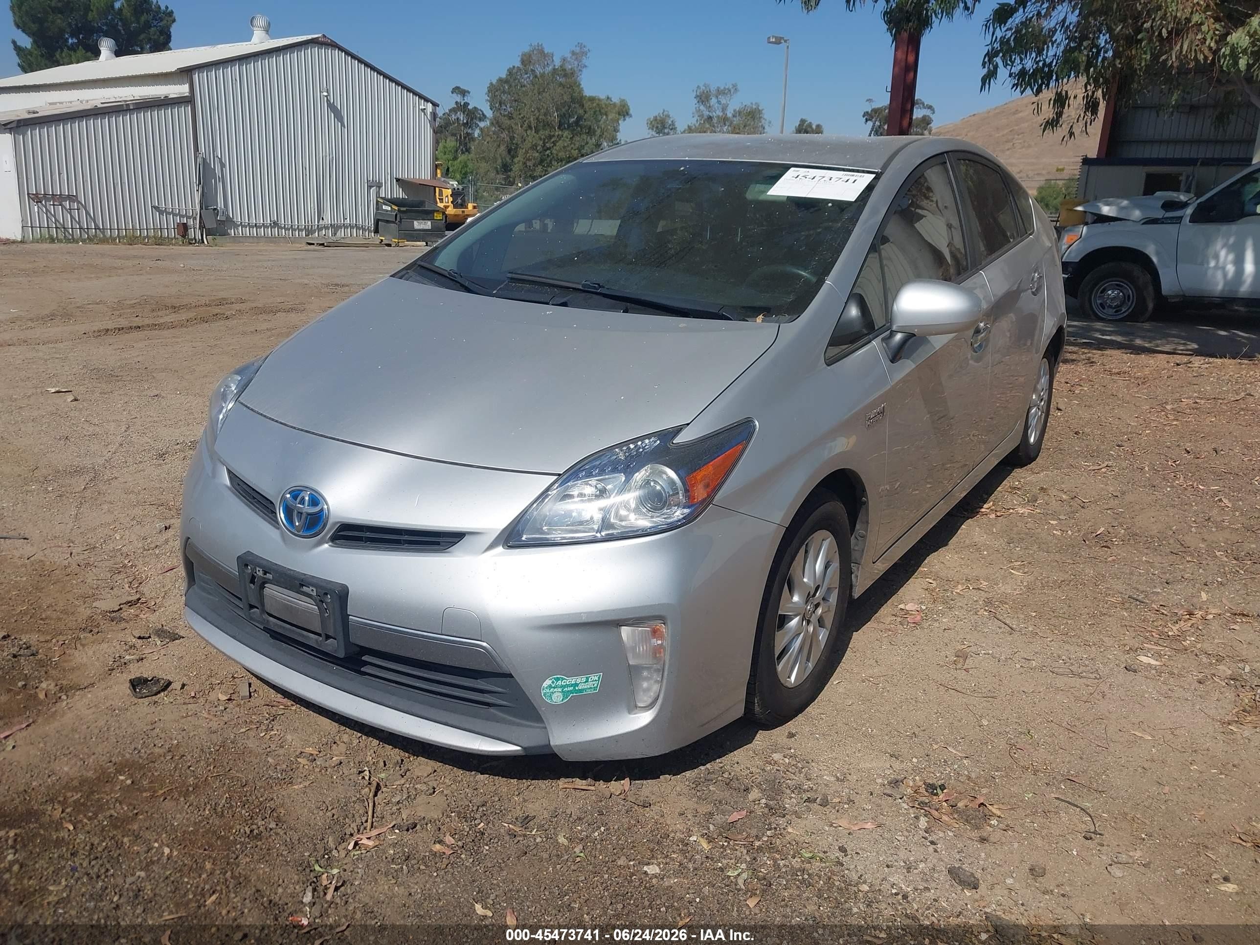 2014 Toyota Prius Plug-in   Silver vin: JTDKN3DP9E3055300
