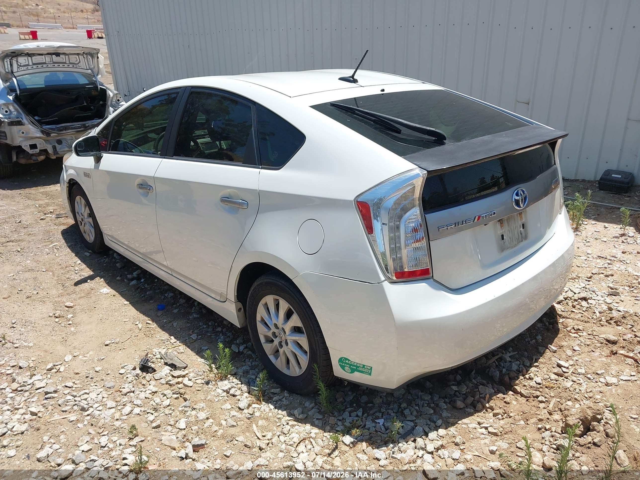 2014 Toyota Prius Plug-in   White vin: JTDKN3DP9E3056818