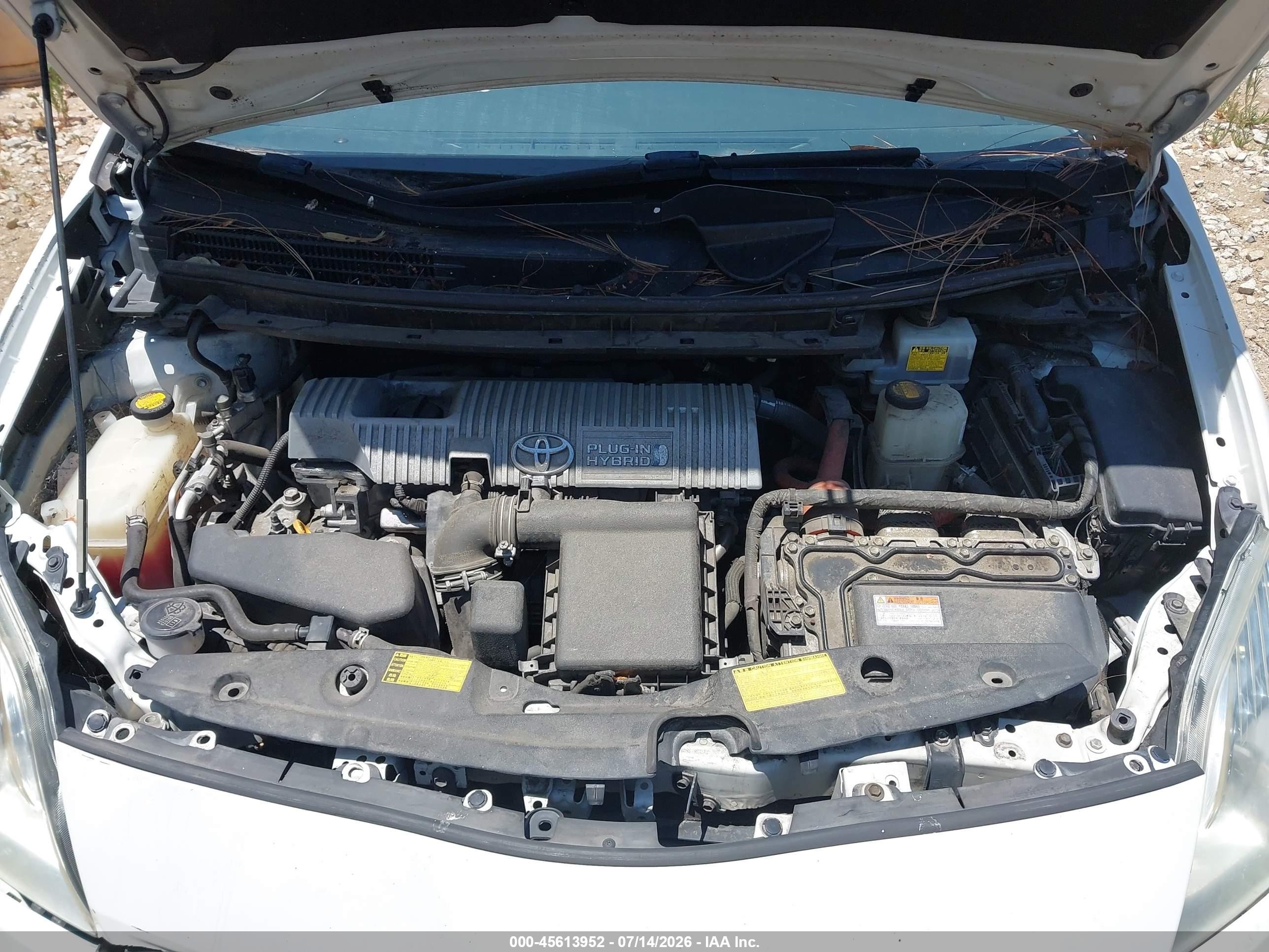 2014 Toyota Prius Plug-in   White vin: JTDKN3DP9E3056818
