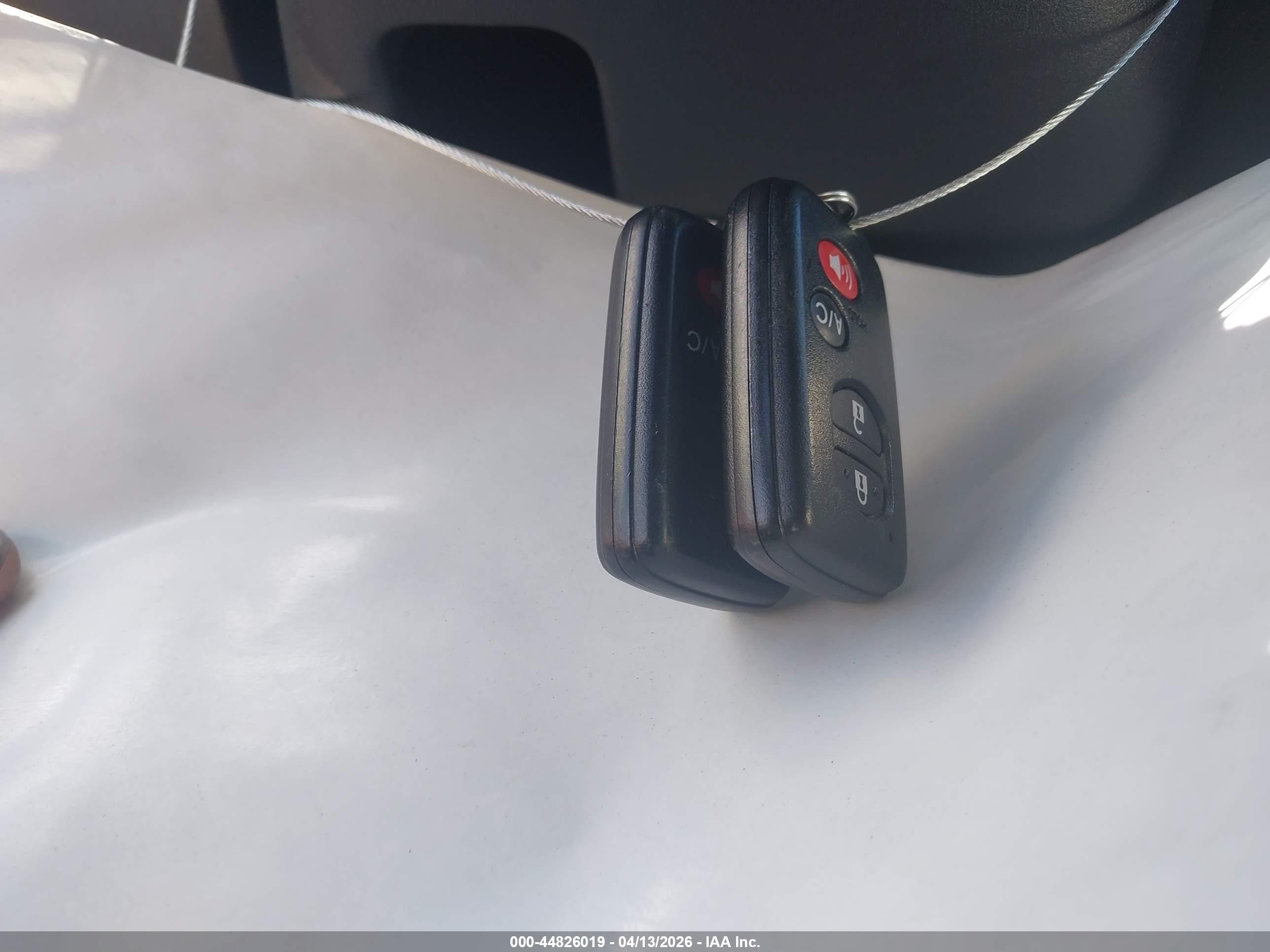 2014 Toyota Prius Plug-in   Blue vin: JTDKN3DP9E3061436
