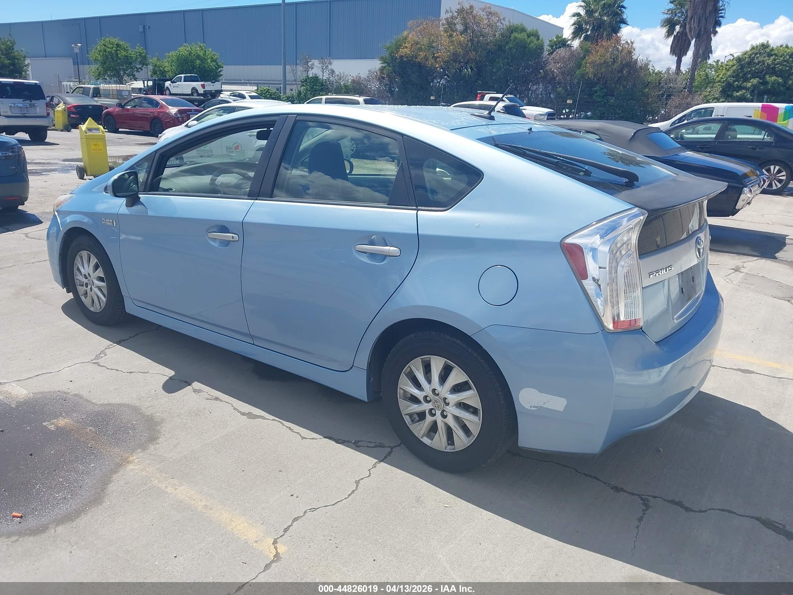 2014 Toyota Prius Plug-in   Blue vin: JTDKN3DP9E3061436