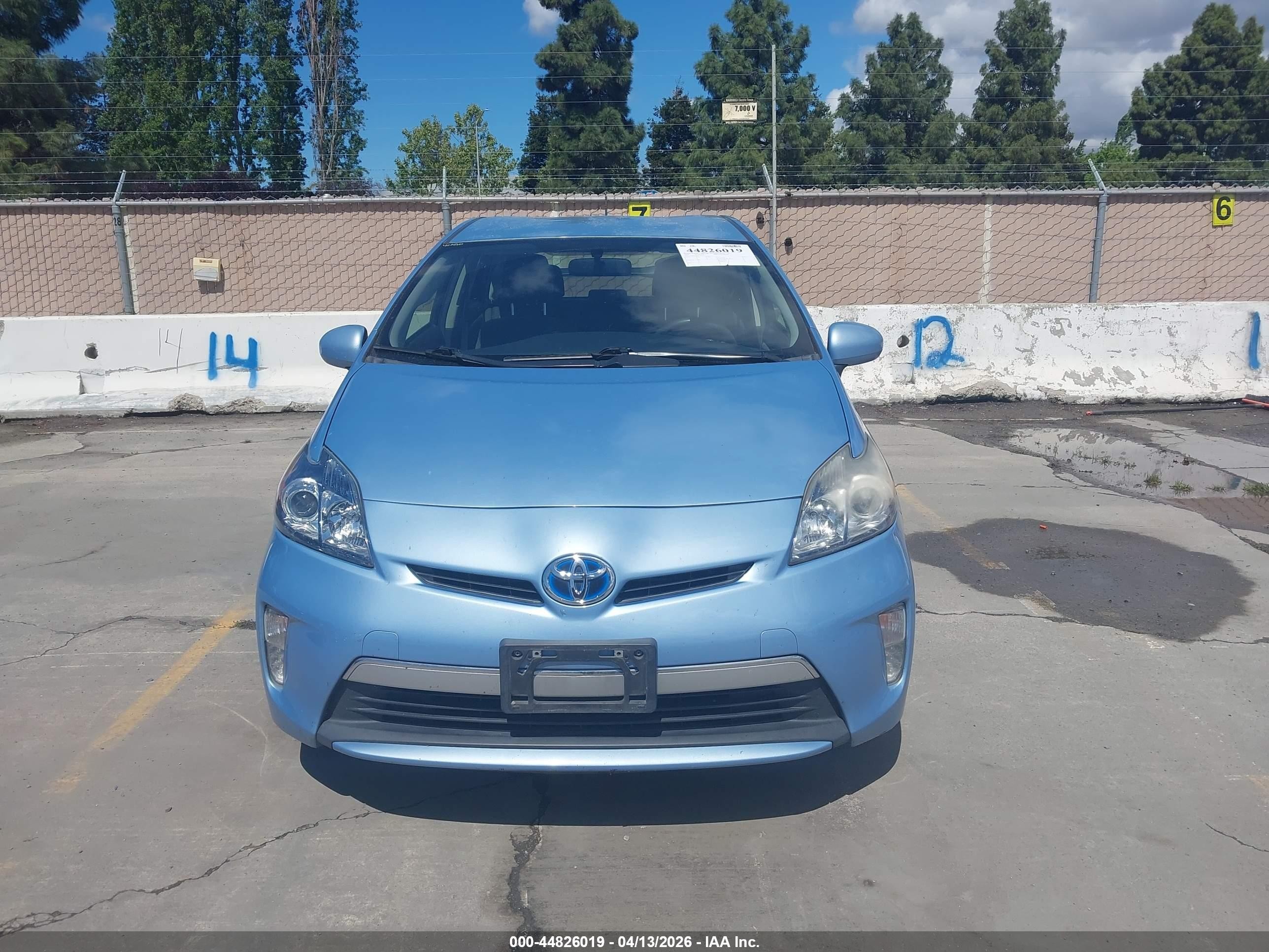 2014 Toyota Prius Plug-in   Blue vin: JTDKN3DP9E3061436