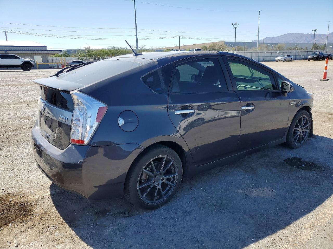 2015 Toyota Prius Plug-in Hybrid Base Gray vin: JTDKN3DP9F3071398