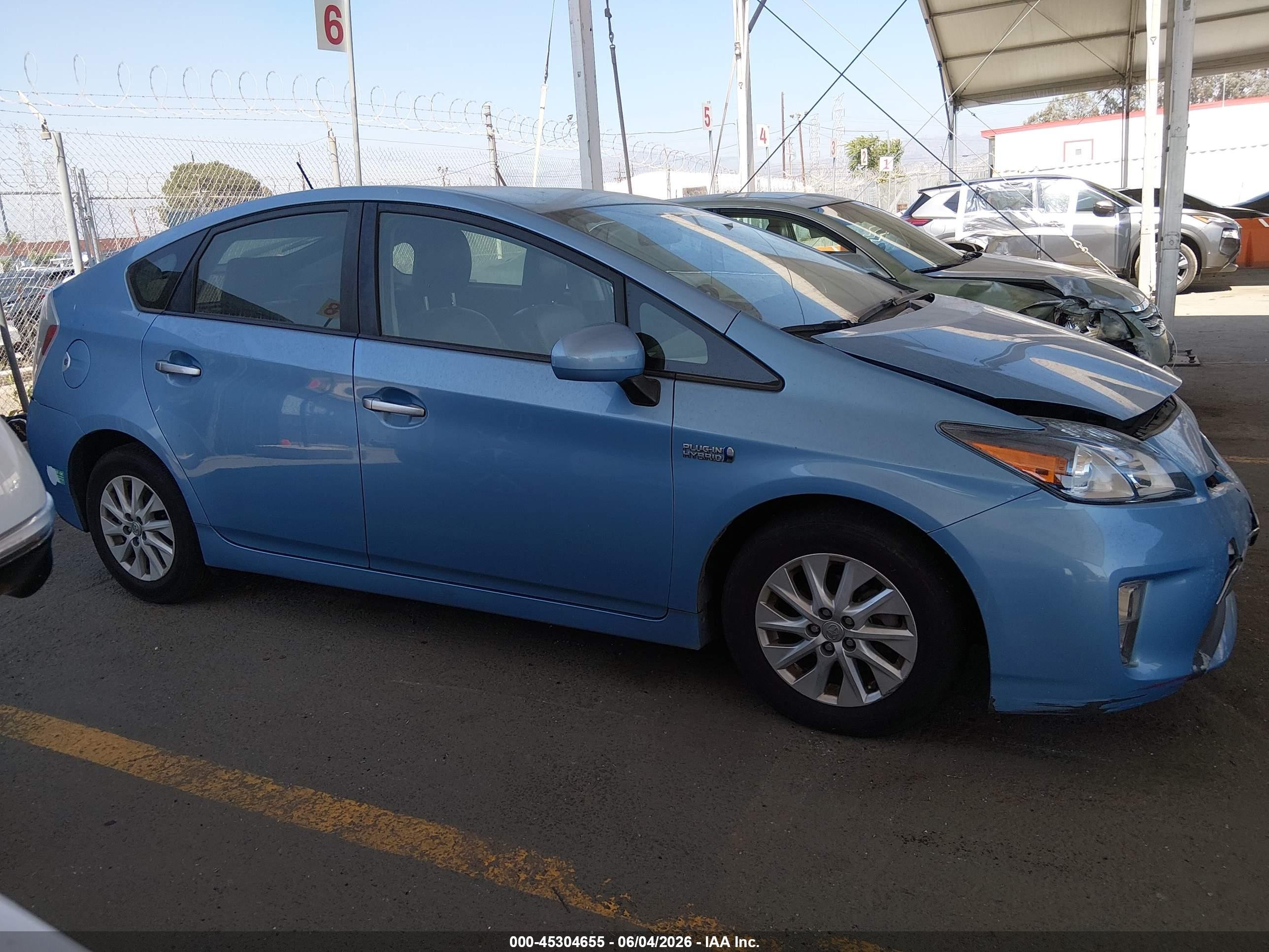 2015 Toyota Prius Plug-in   Light Blue vin: JTDKN3DP9F3073636