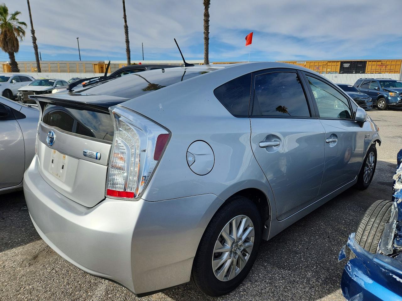 2015 Toyota Prius Plug-in Hybrid Advanced Silver vin: JTDKN3DP9F3073958