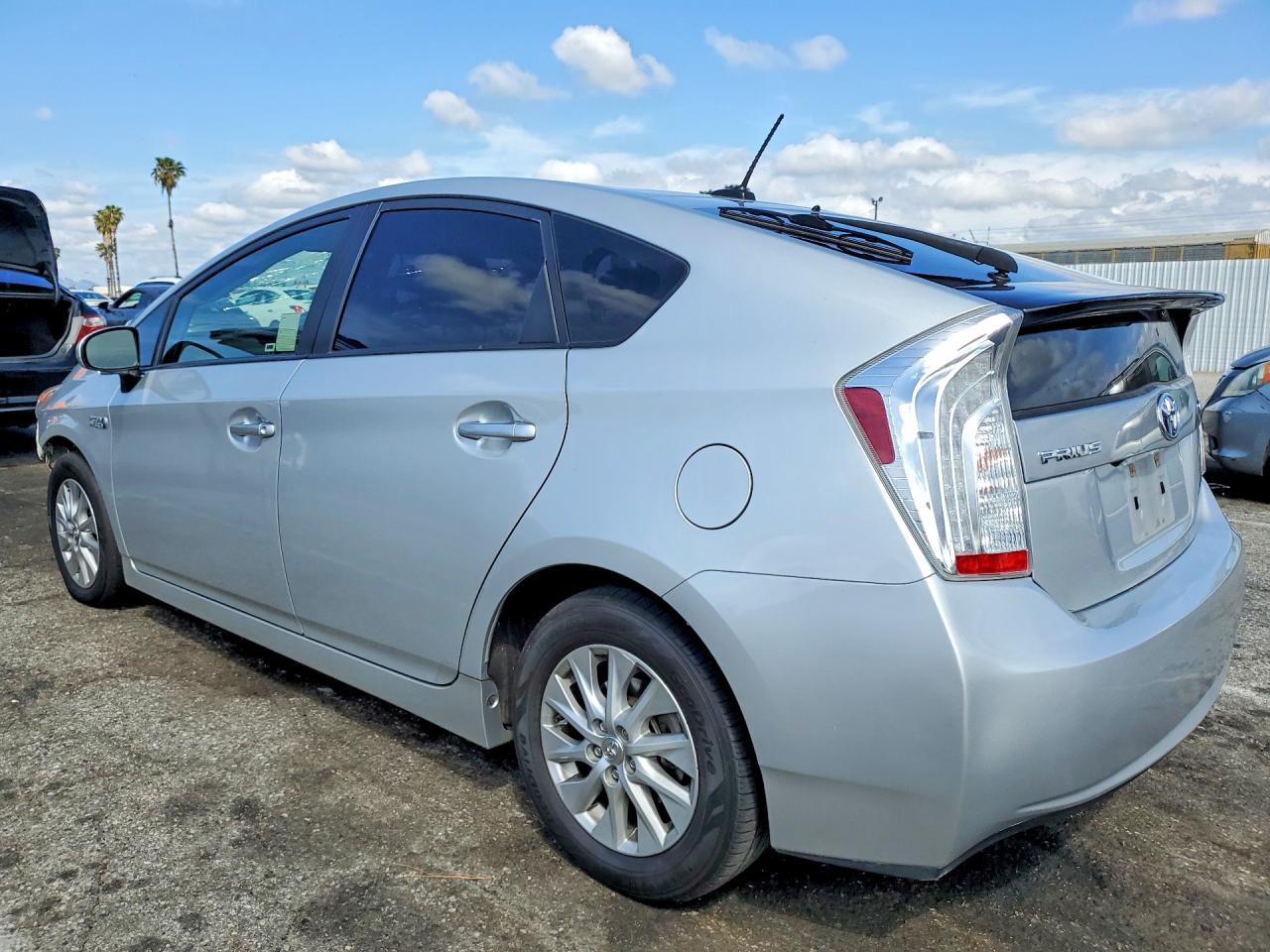 2015 Toyota Prius Plug-in Hybrid Advanced Silver vin: JTDKN3DP9F3073958