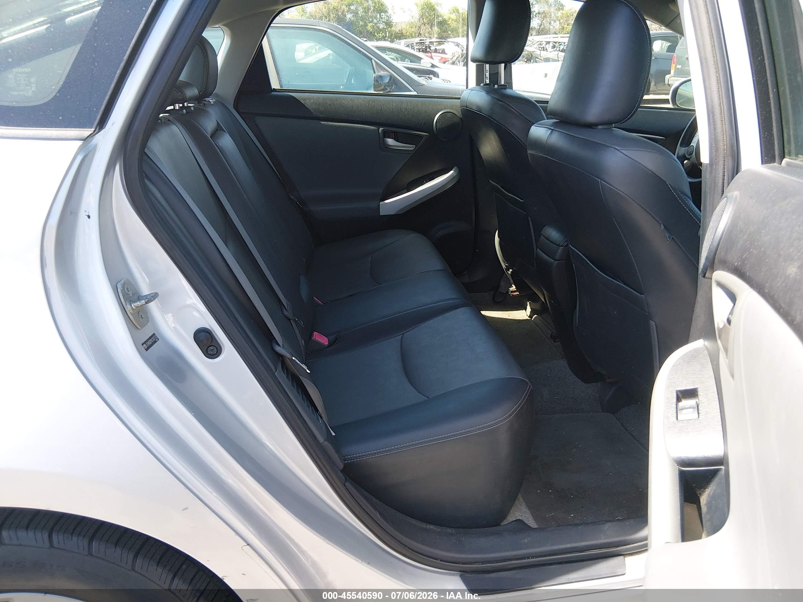2012 Toyota Prius Plug-in Advanced Silver vin: JTDKN3DPXC3001310
