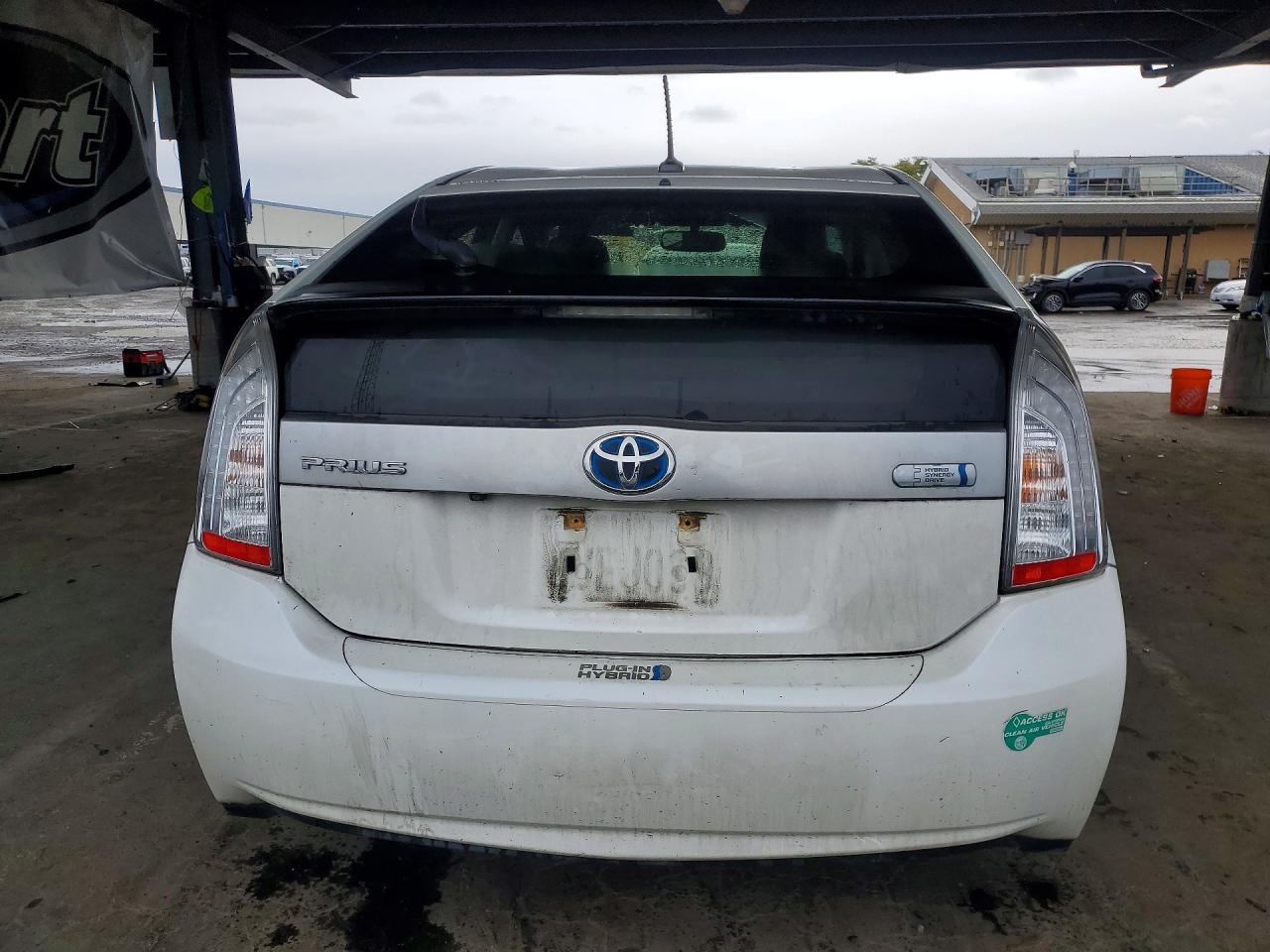 2012 Toyota Prius Plug-in Hybrid Advanced White vin: JTDKN3DPXC3004806