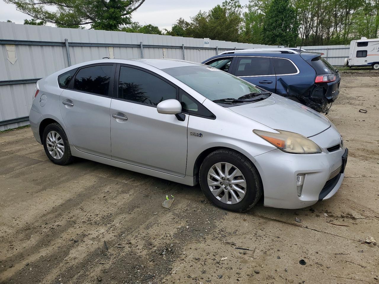 2013 Toyota Prius Plug-in Hybrid Base Silver vin: JTDKN3DPXD3031750