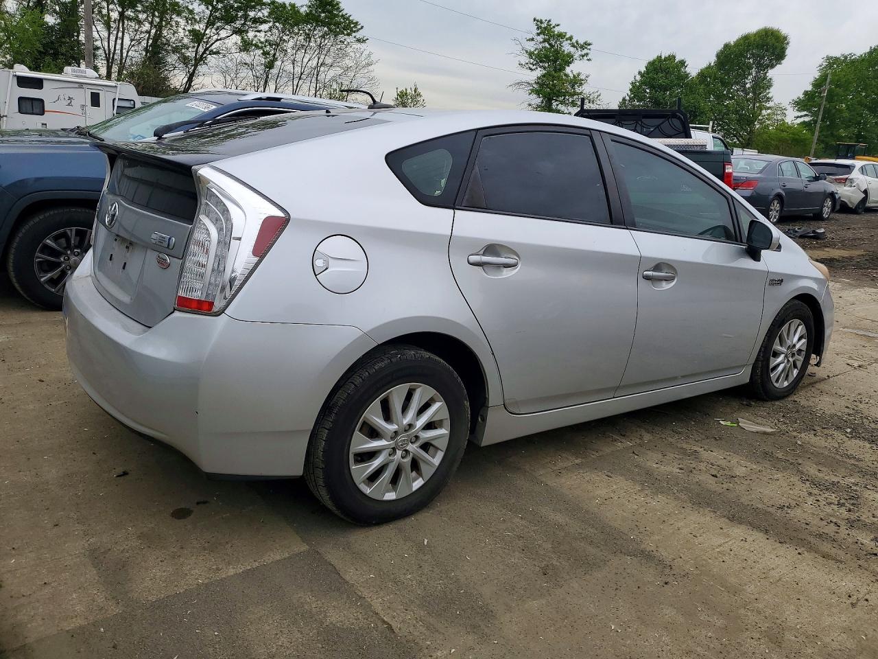 2013 Toyota Prius Plug-in Hybrid Base Silver vin: JTDKN3DPXD3031750