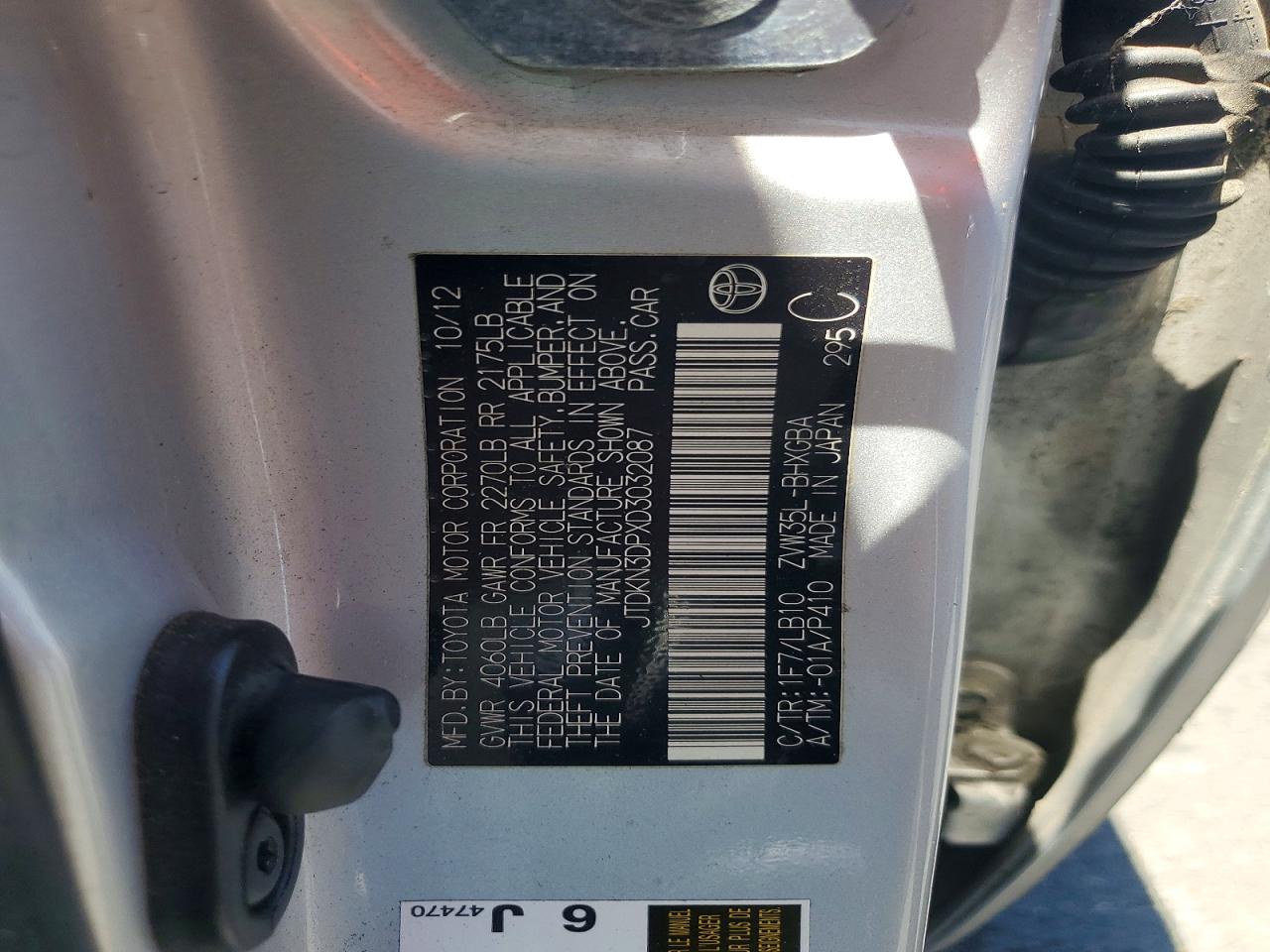 2013 Toyota Prius Plug-in Hybrid Advanced Silver vin: JTDKN3DPXD3032087