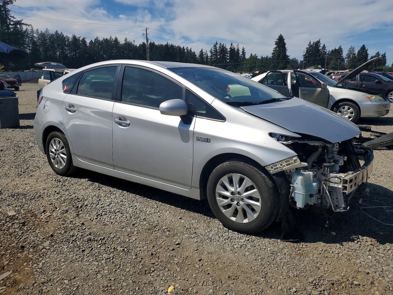 2014 Toyota Prius Plug-in Hybrid Base Silver vin: JTDKN3DPXE3058464