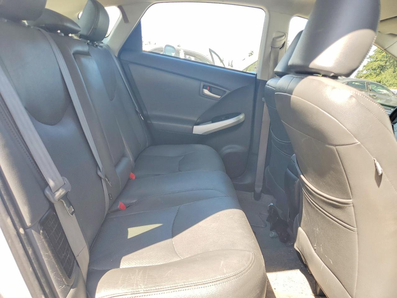 2014 Toyota Prius Plug-in Hybrid Base Silver vin: JTDKN3DPXE3058464