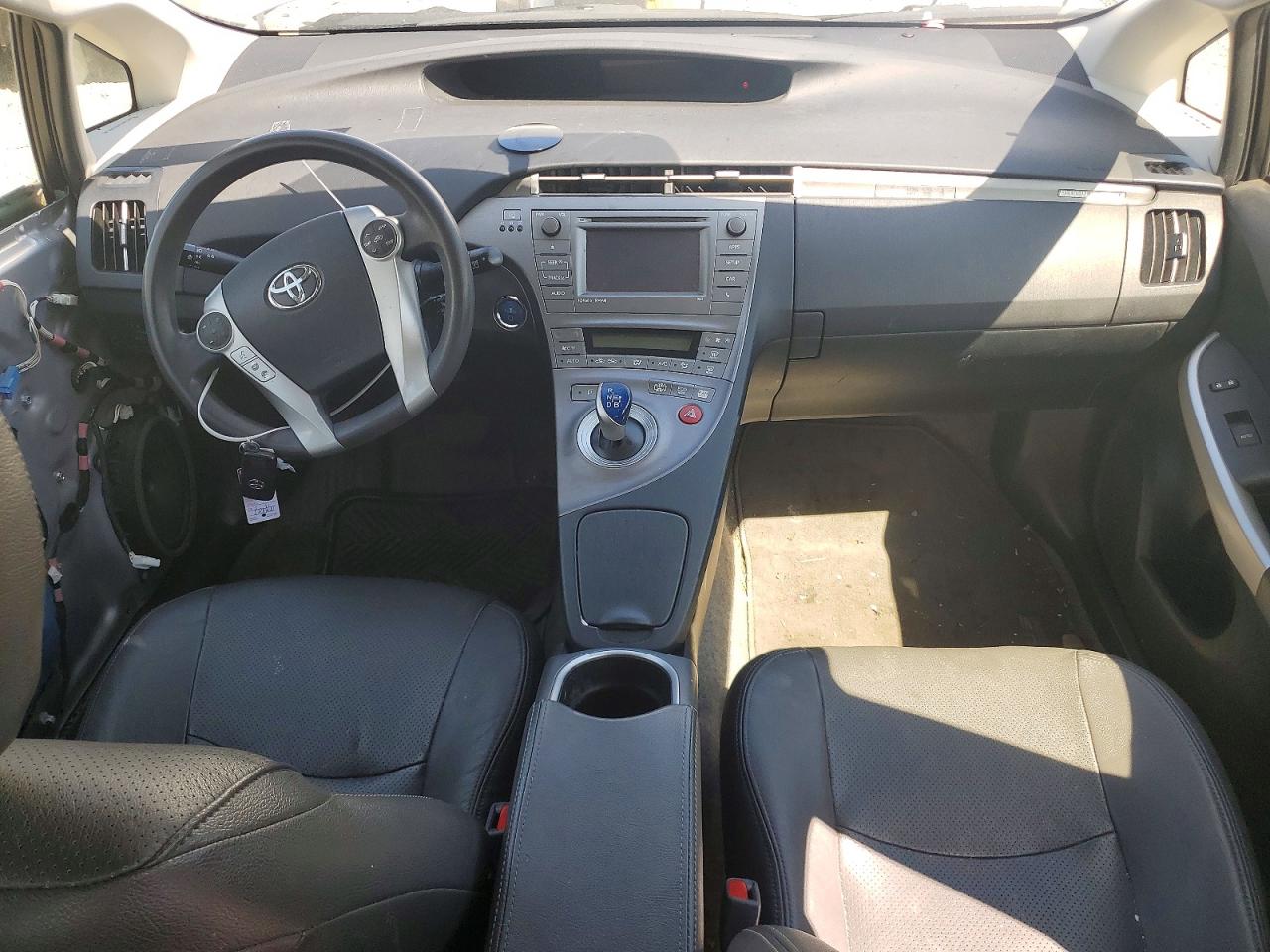 2014 Toyota Prius Plug-in Hybrid Base Silver vin: JTDKN3DPXE3058464