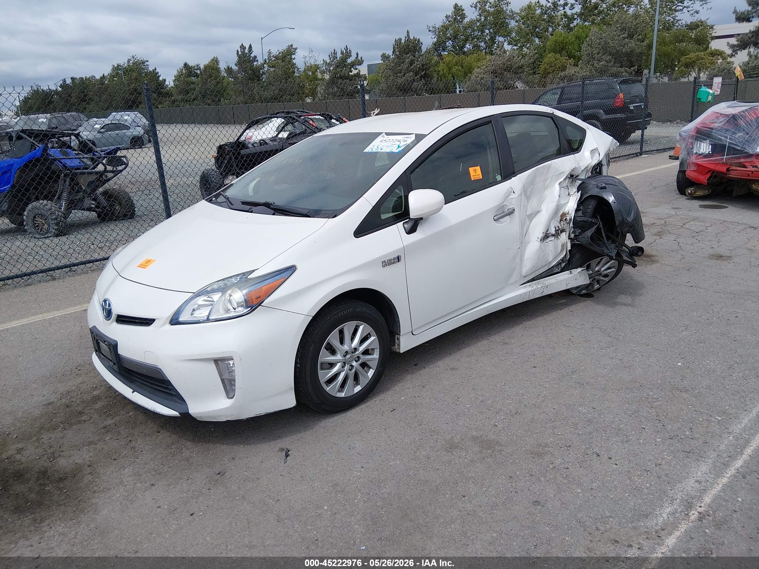 2014 Toyota Prius Plug-in Advanced White vin: JTDKN3DPXE3063020