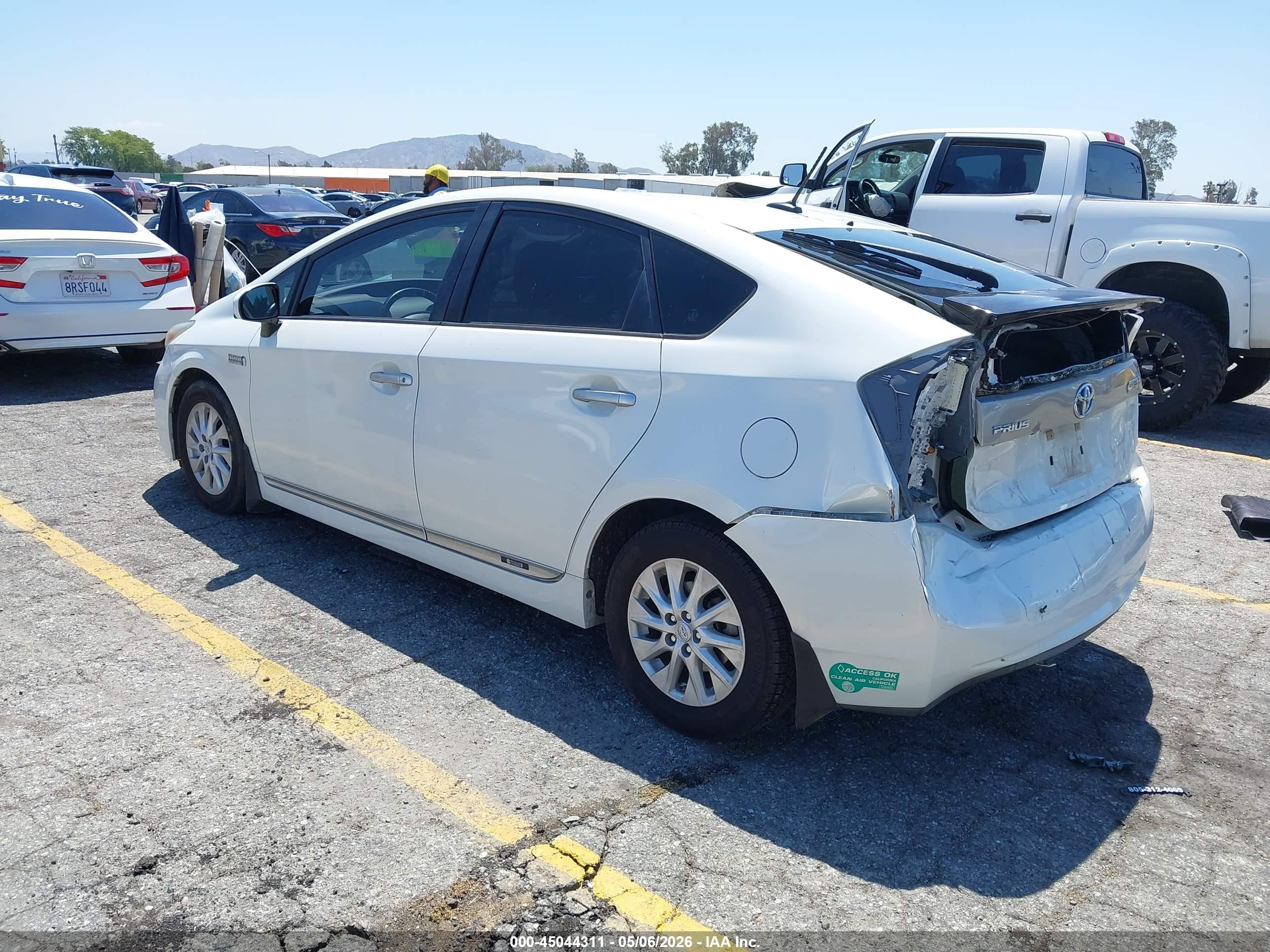 2015 Toyota Prius Plug-in Advanced White vin: JTDKN3DPXF3066596