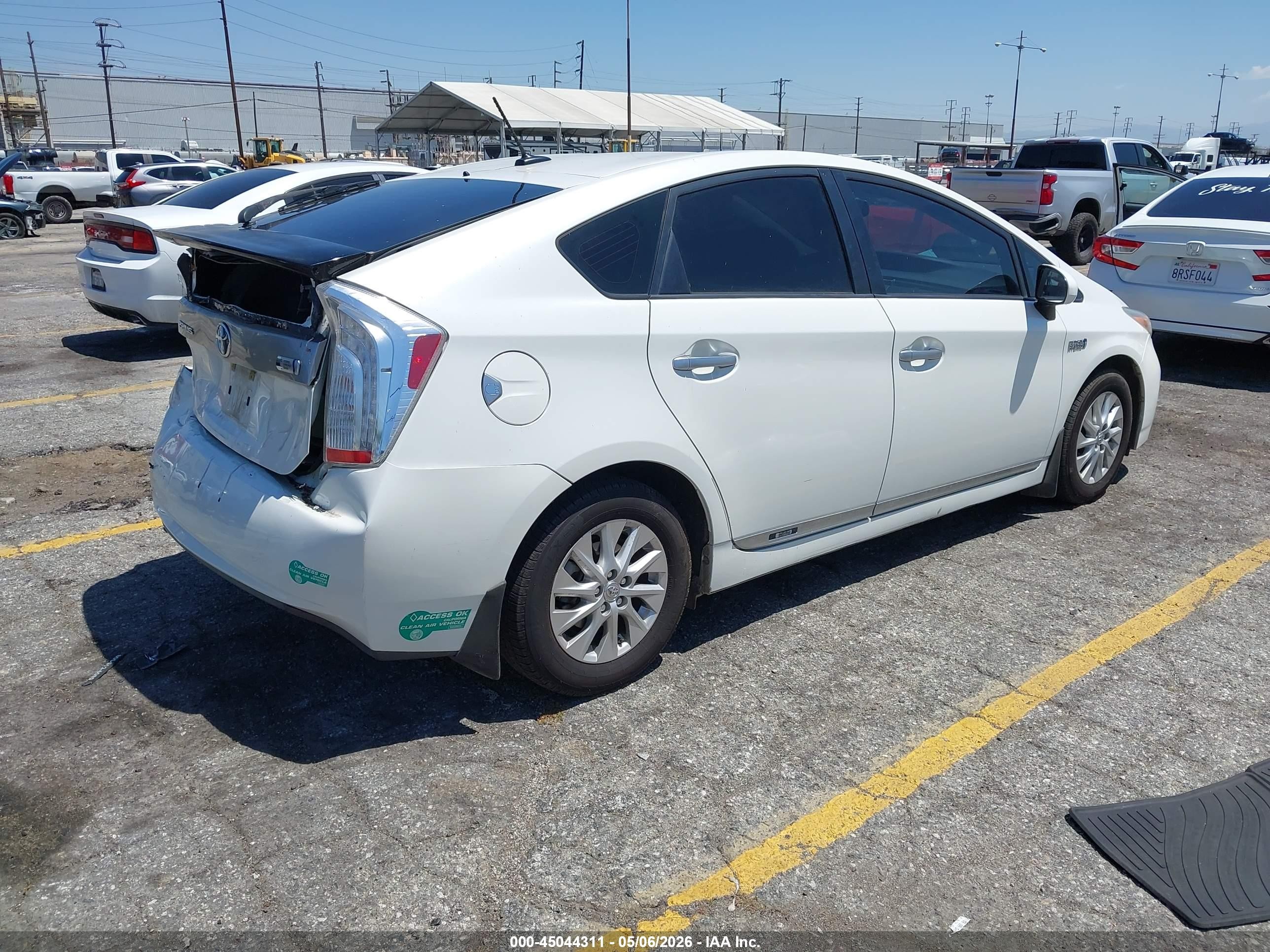 2015 Toyota Prius Plug-in Advanced White vin: JTDKN3DPXF3066596