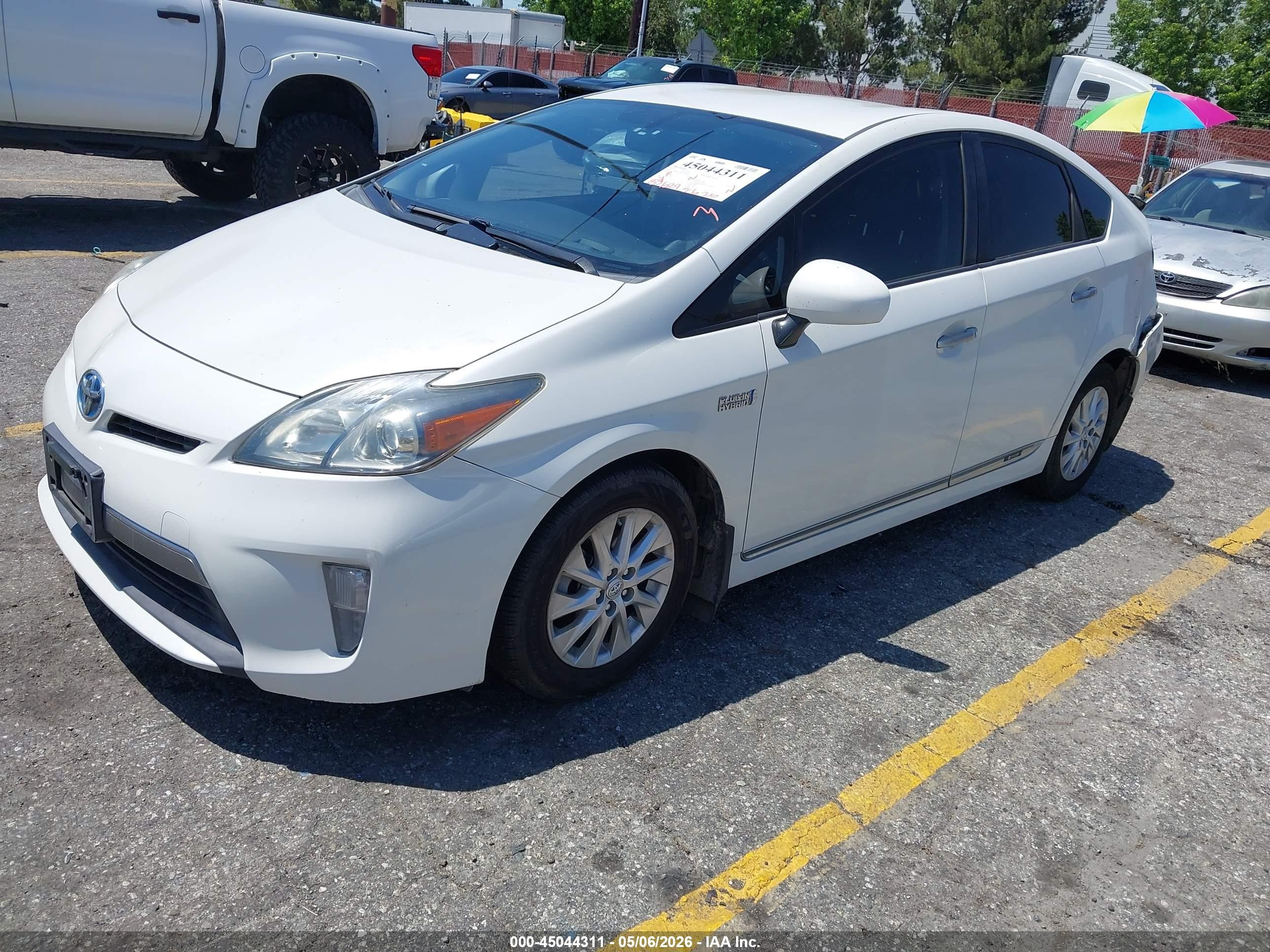 2015 Toyota Prius Plug-in Advanced White vin: JTDKN3DPXF3066596