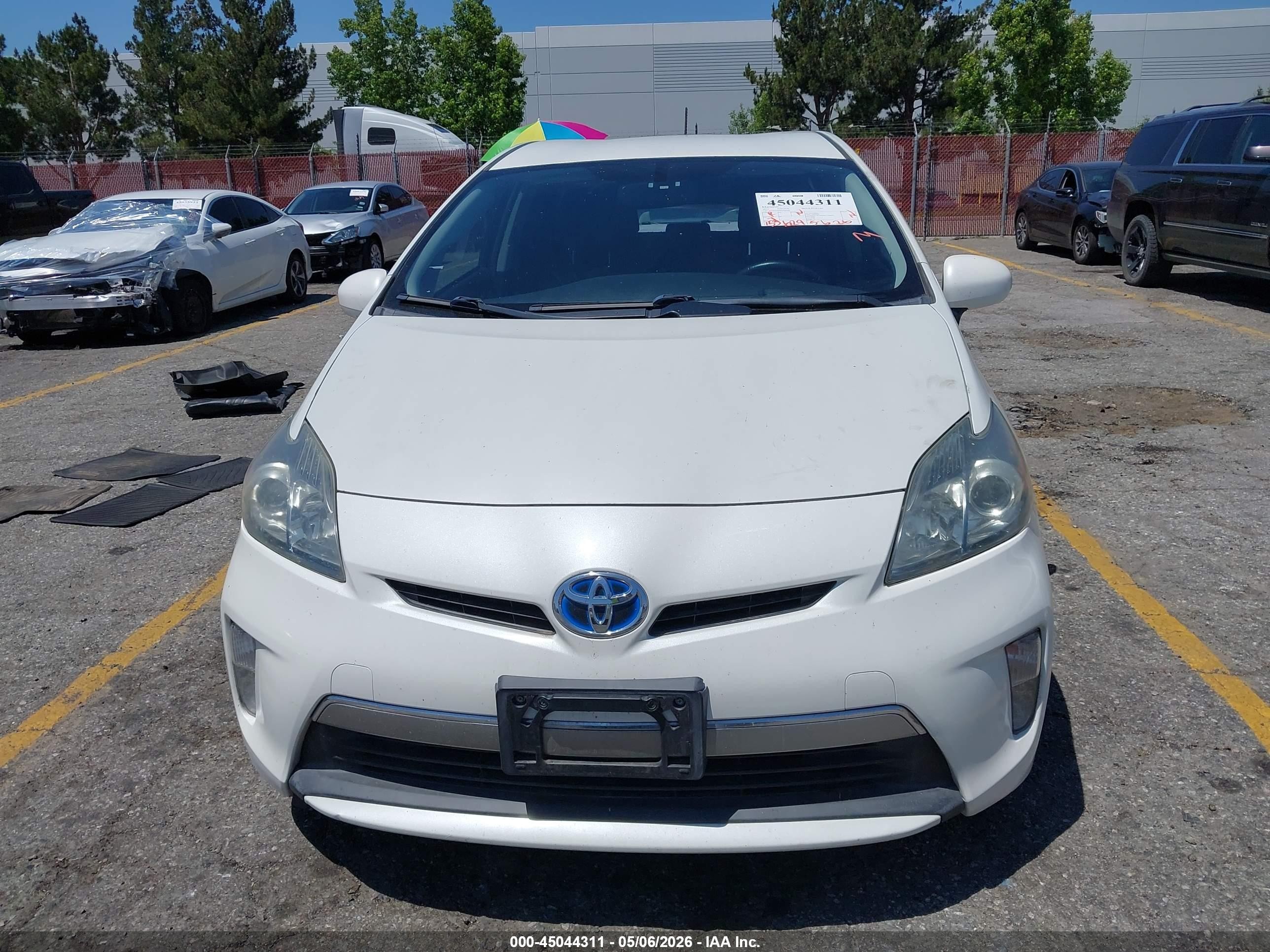 2015 Toyota Prius Plug-in Advanced White vin: JTDKN3DPXF3066596
