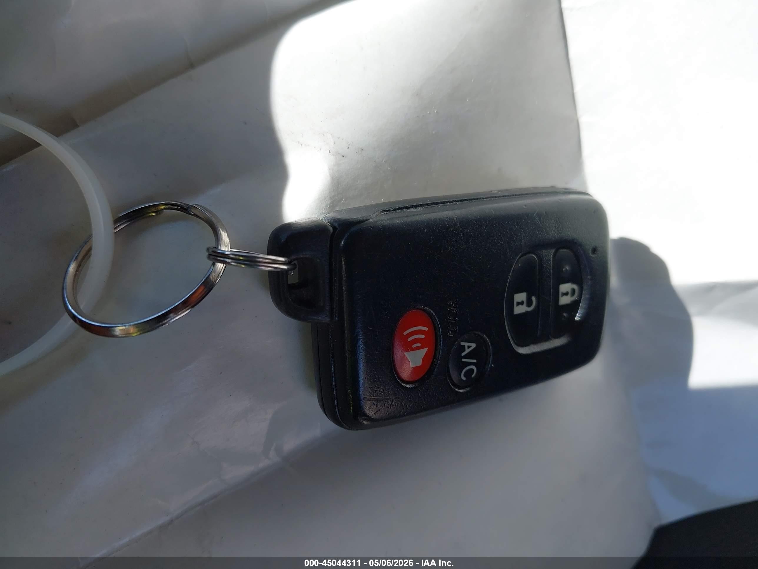 2015 Toyota Prius Plug-in Advanced White vin: JTDKN3DPXF3066596