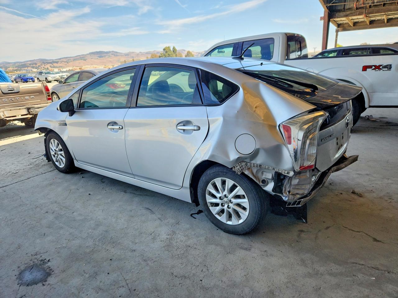 2015 Toyota Prius Plug-in Hybrid Base Silver vin: JTDKN3DPXF3073144
