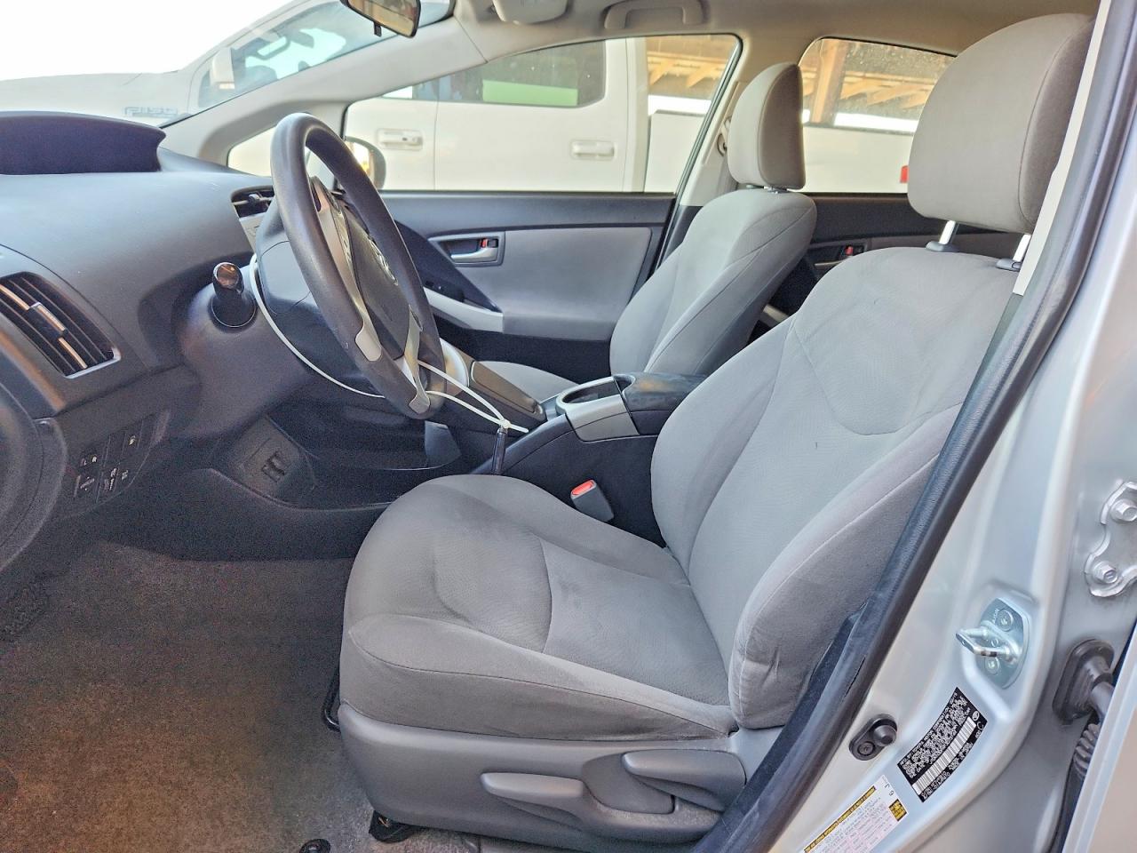 2015 Toyota Prius Plug-in Hybrid Base Silver vin: JTDKN3DPXF3073144