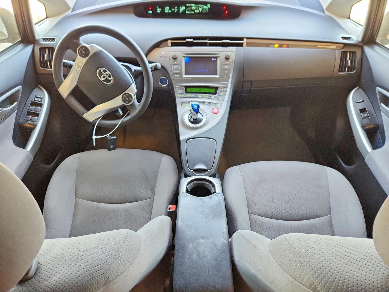 2015 Toyota Prius Plug-in Hybrid Base Silver vin: JTDKN3DPXF3073144