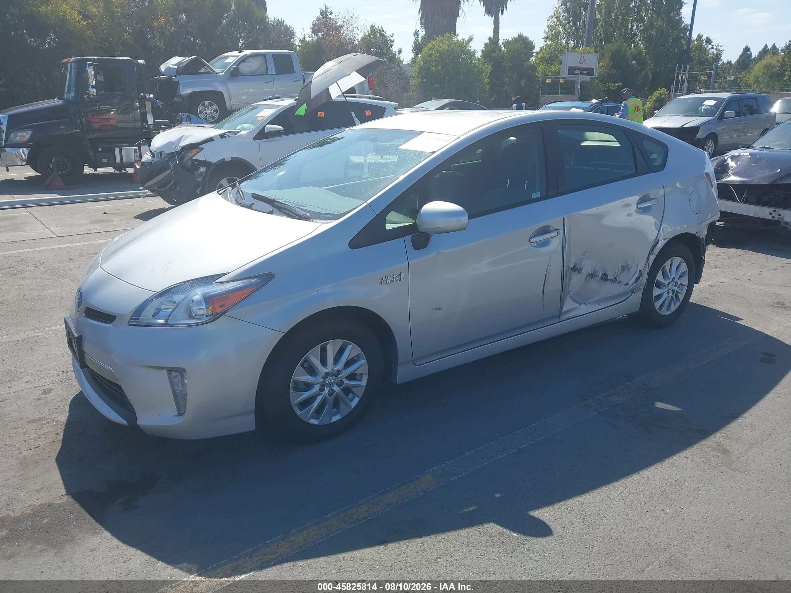 2015 Toyota Prius Plug-in Серебряный vin: JTDKN3DPXF3073936