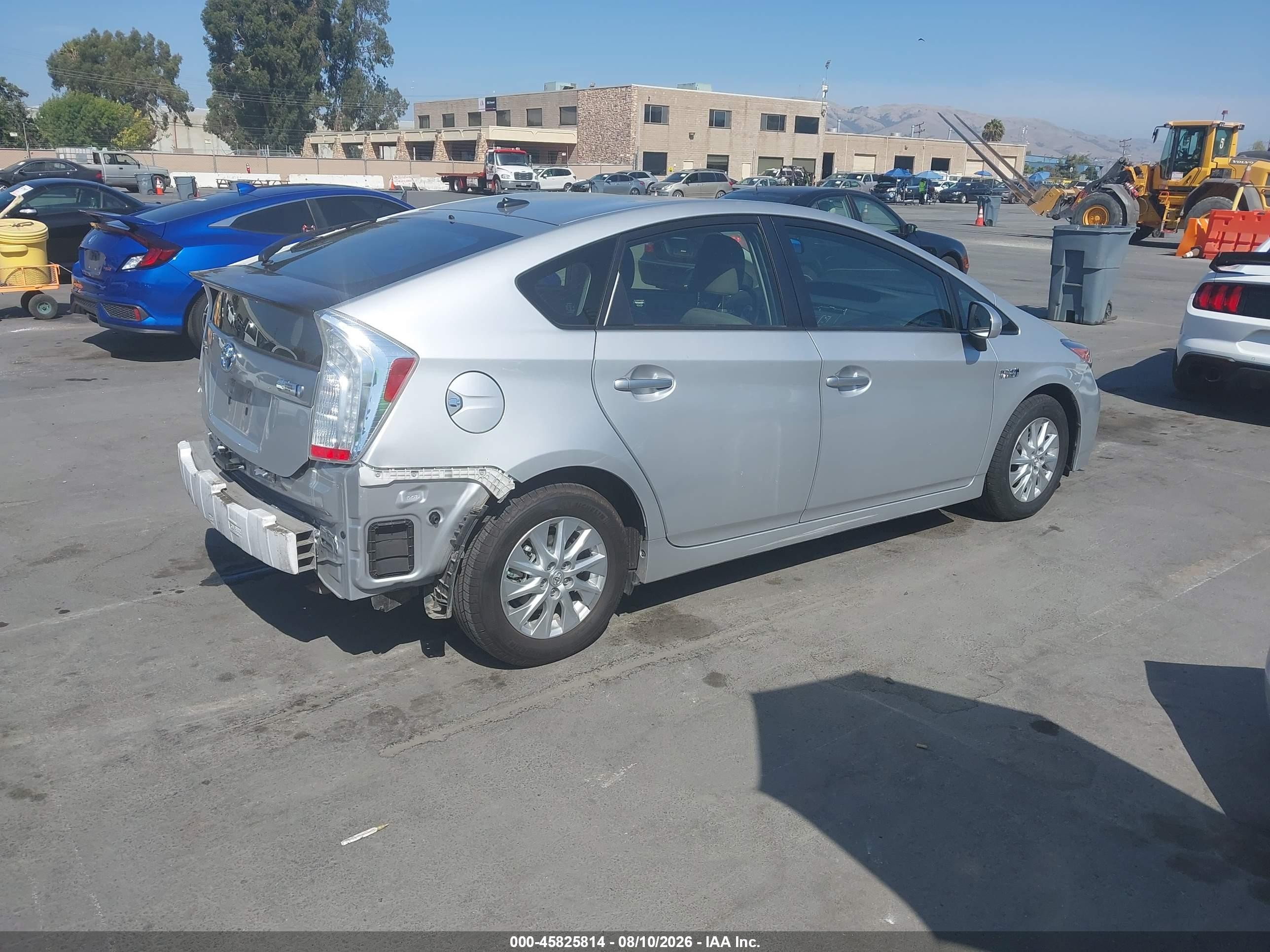 2015 Toyota Prius Plug-in Серебряный vin: JTDKN3DPXF3073936