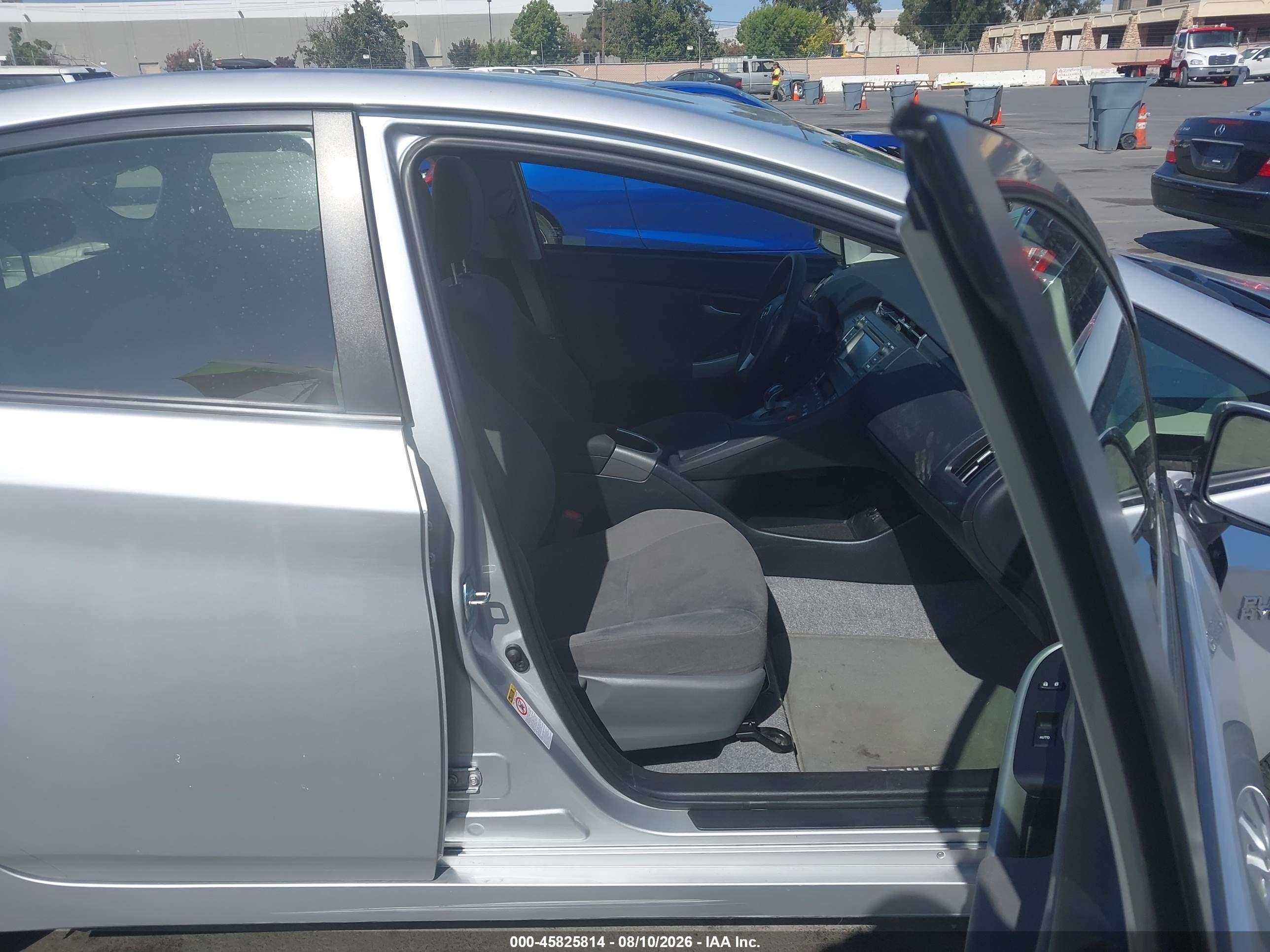 2015 Toyota Prius Plug-in Серебряный vin: JTDKN3DPXF3073936