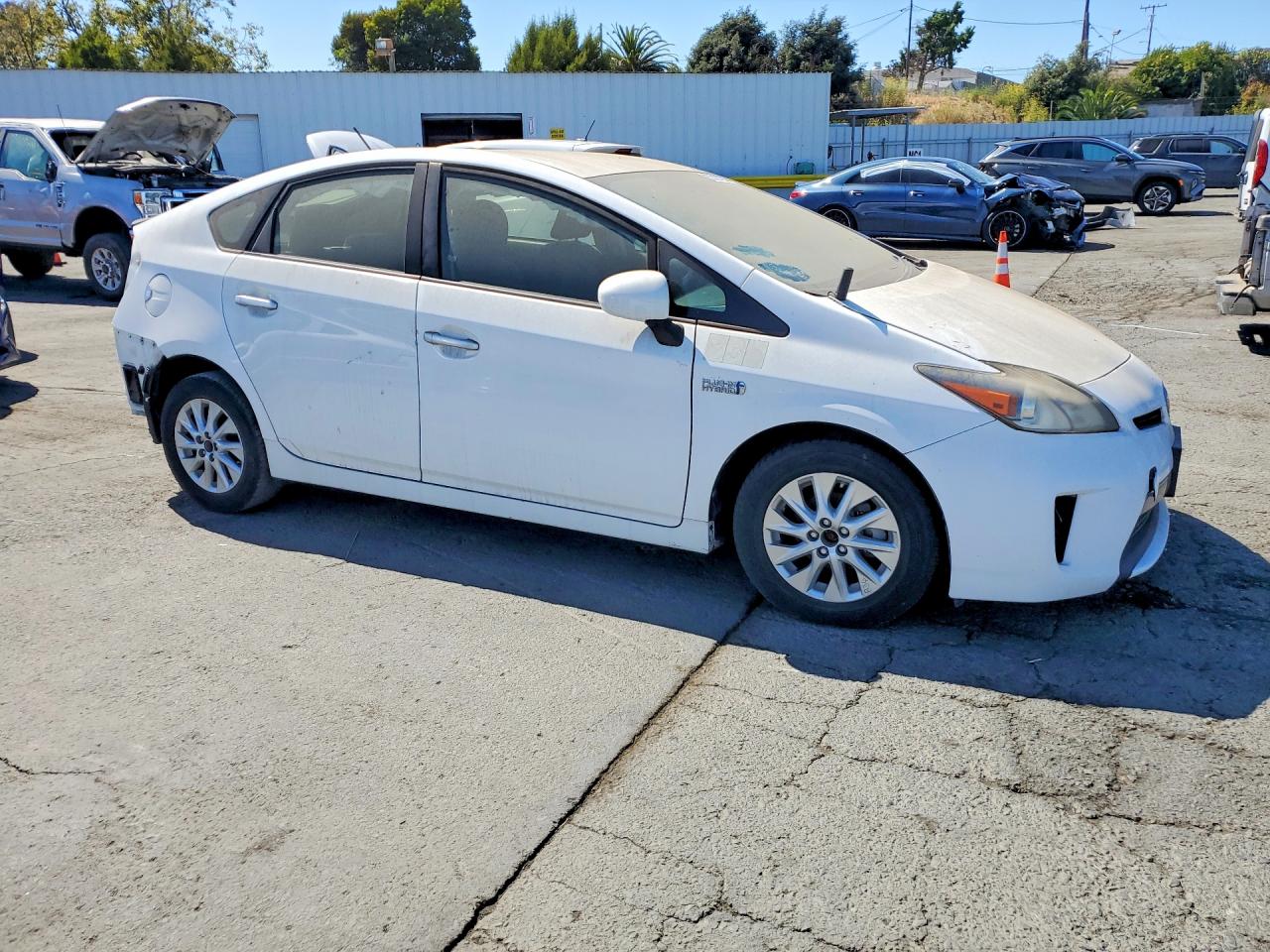 2015 Toyota Prius Plug-in Hybrid Base White vin: JTDKN3DPXF3075251