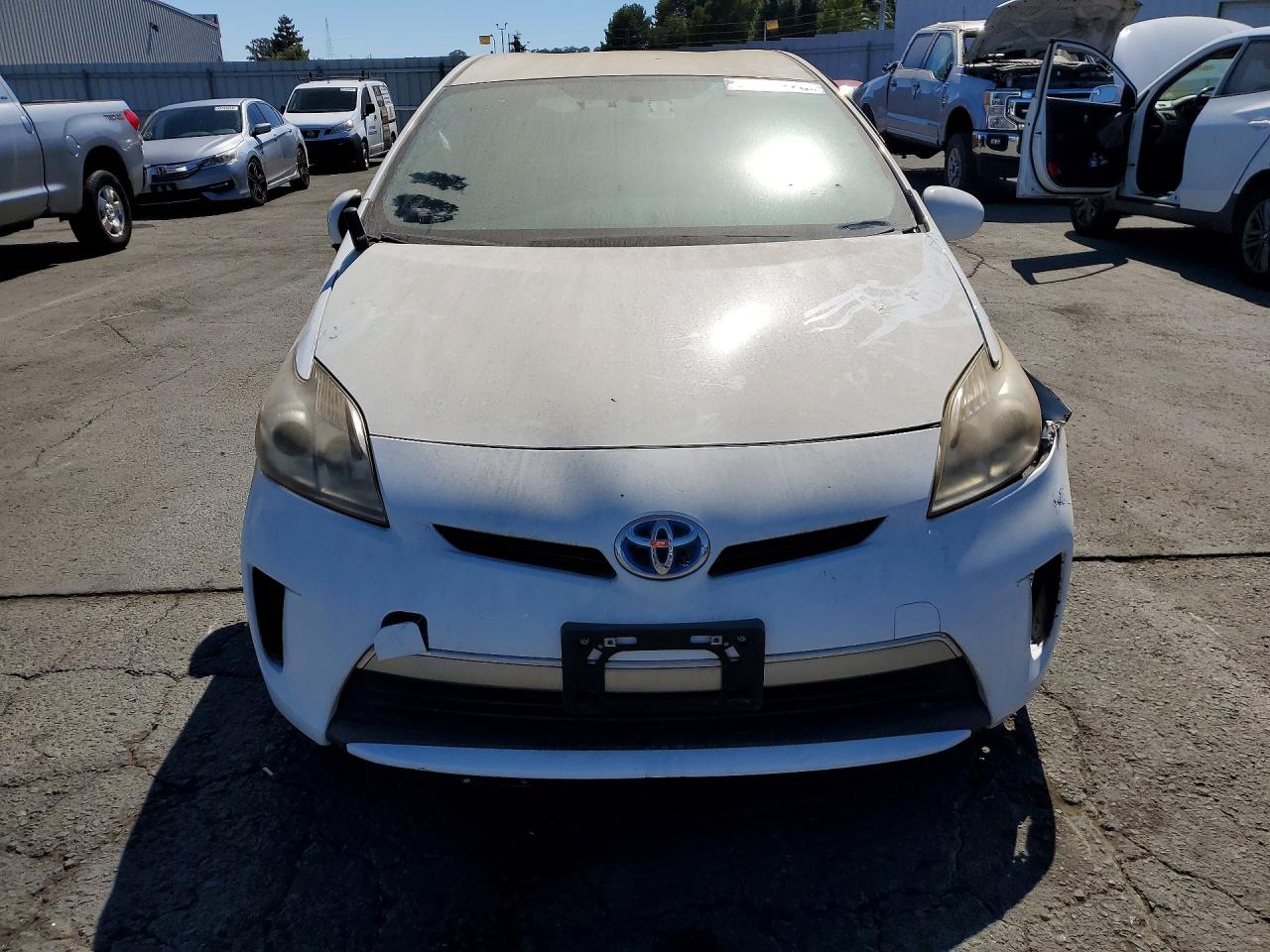 2015 Toyota Prius Plug-in Hybrid Base White vin: JTDKN3DPXF3075251