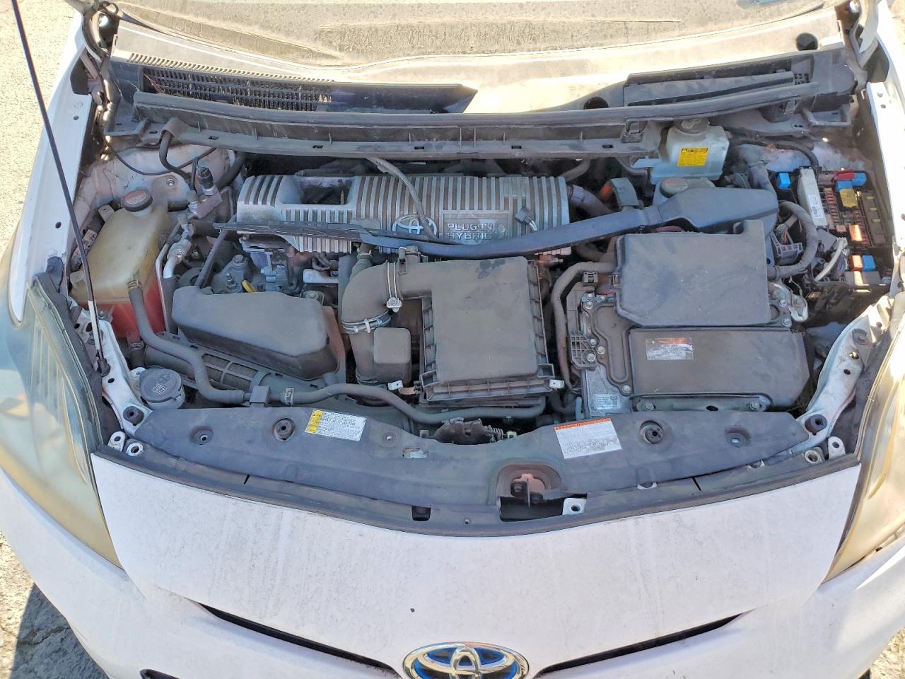 2015 Toyota Prius Plug-in Hybrid Base White vin: JTDKN3DPXF3075251
