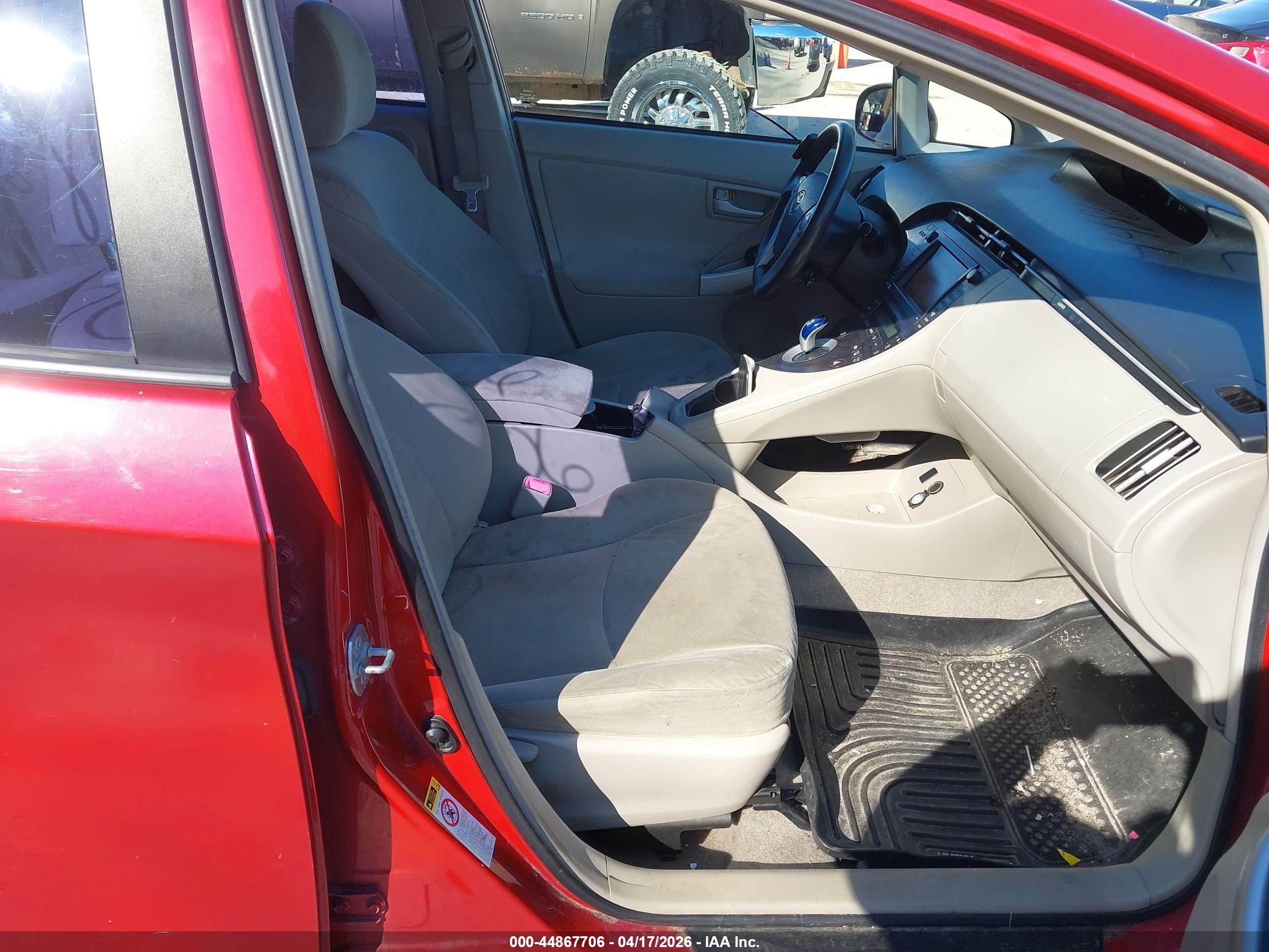 2010 Toyota Prius   Red vin: JTDKN3DU0A0188965