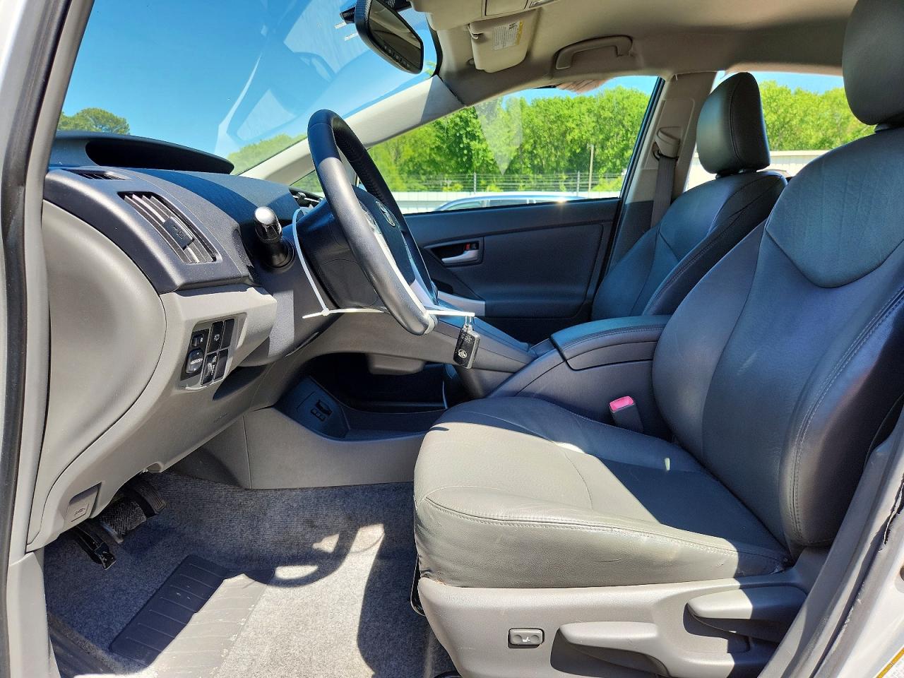 2010 Toyota Prius V Silver vin: JTDKN3DU0A1034072