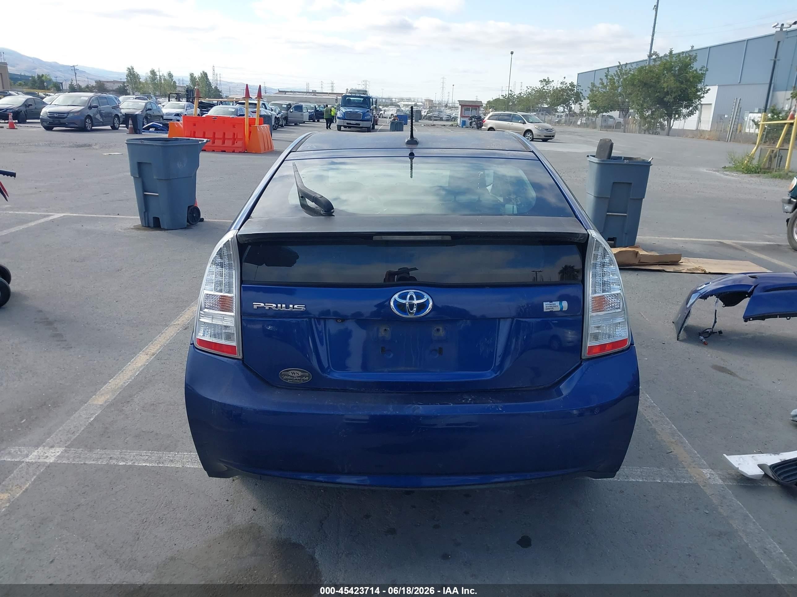 2011 Toyota Prius Three Синий vin: JTDKN3DU0B0247191