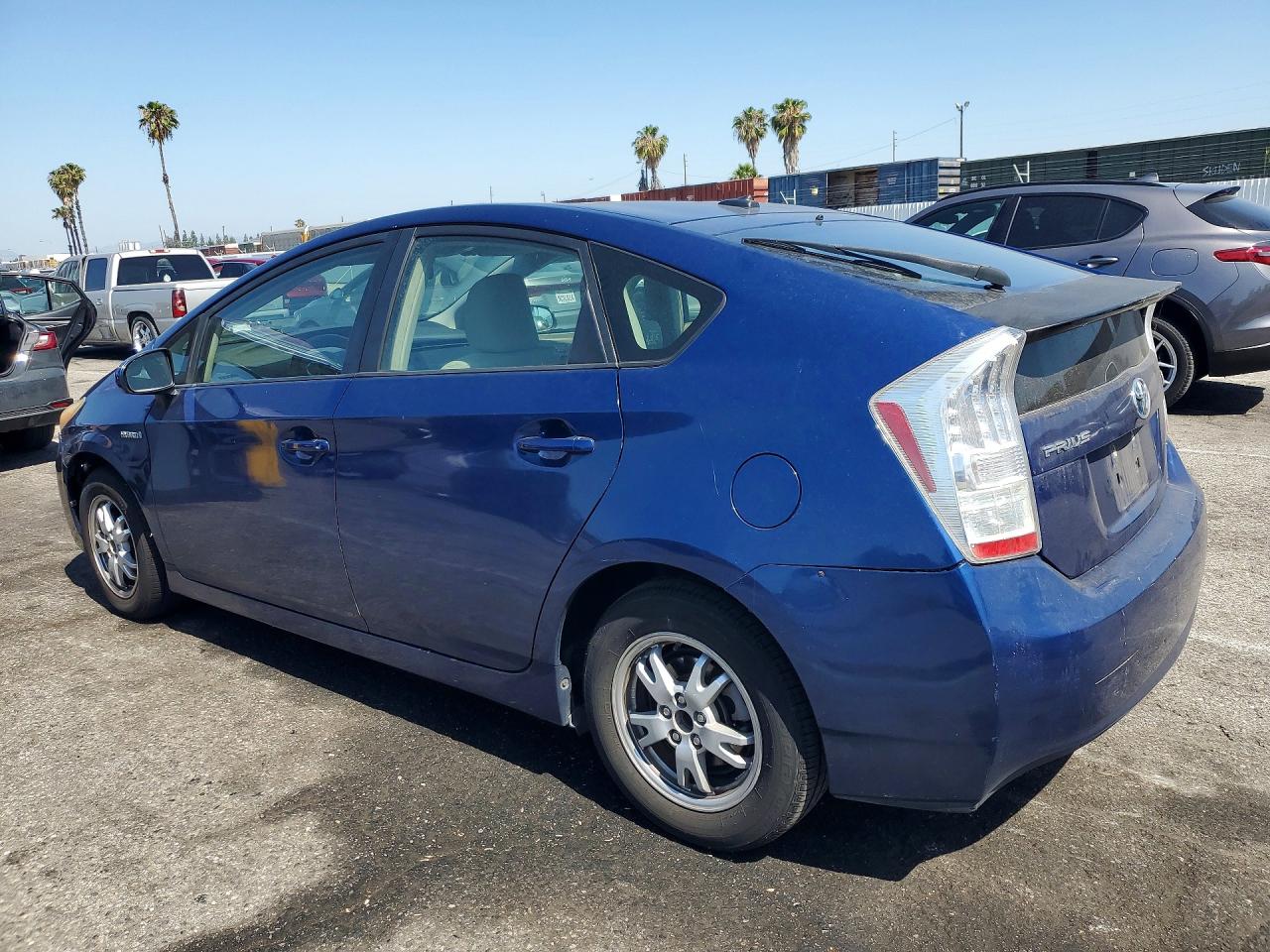 2011 Toyota Prius Two Синий vin: JTDKN3DU0B0247790
