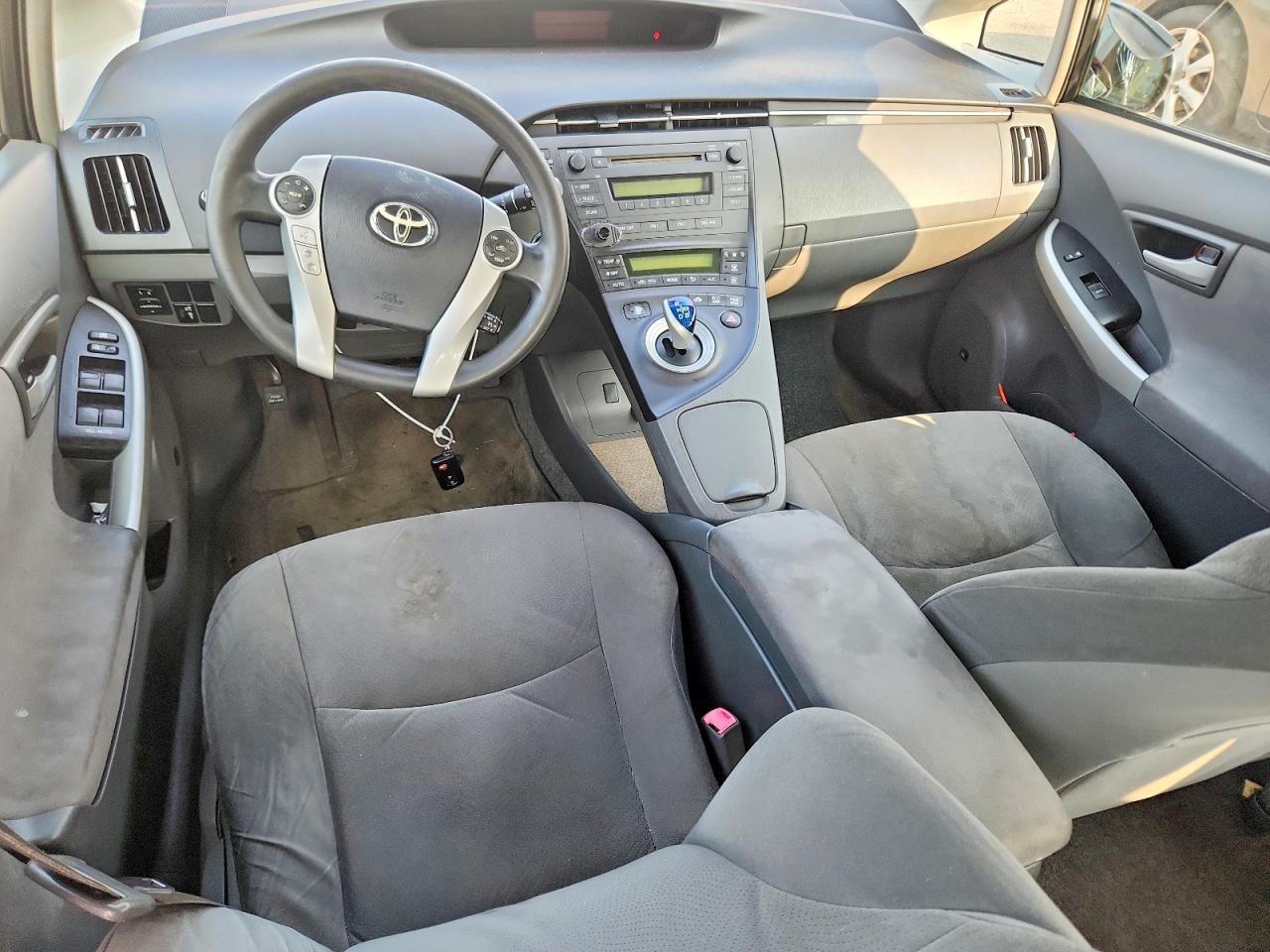 2011 Toyota Prius Three Silver vin: JTDKN3DU0B0248826