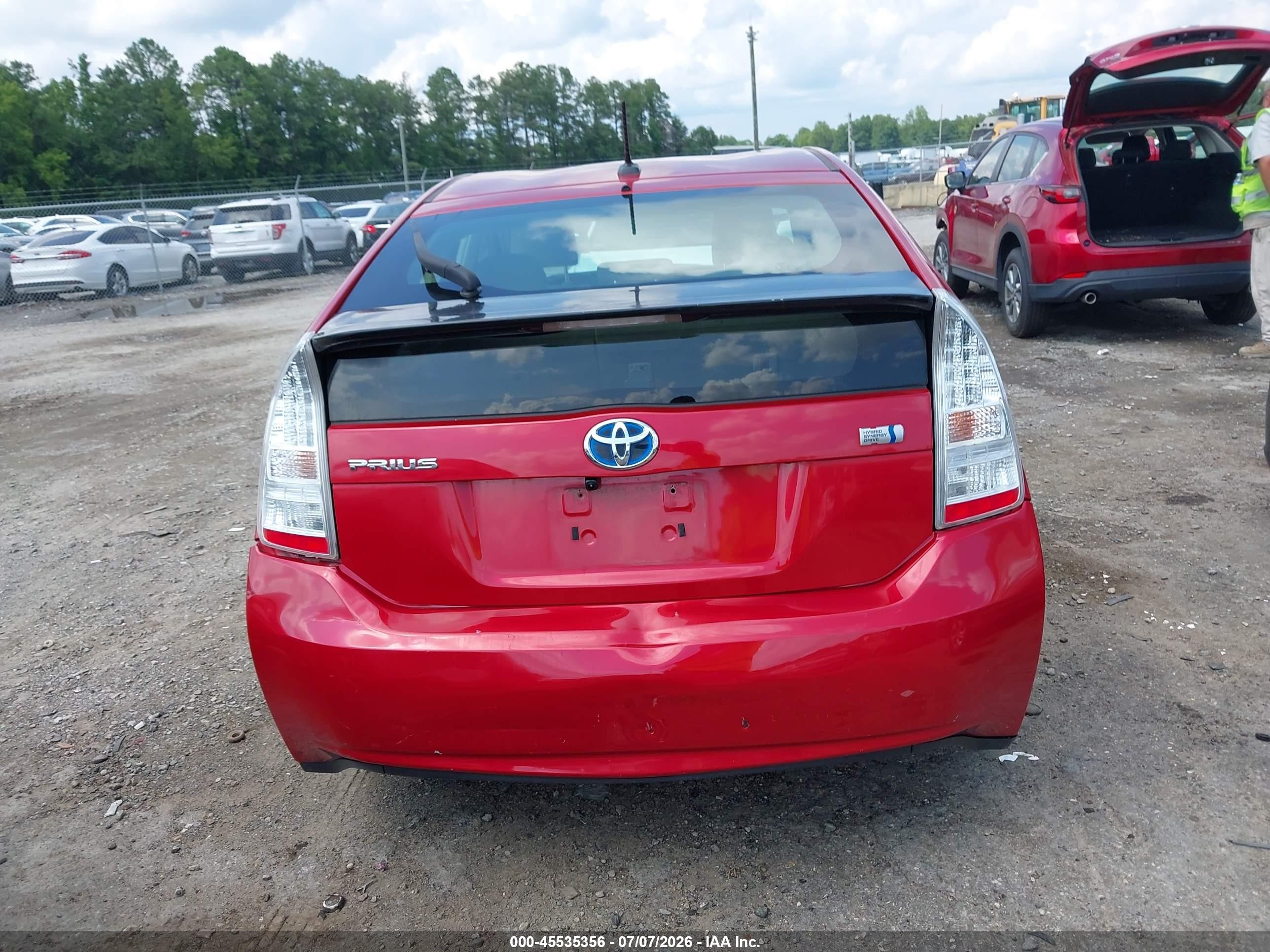 2011 Toyota Prius Three Красный vin: JTDKN3DU0B0258658