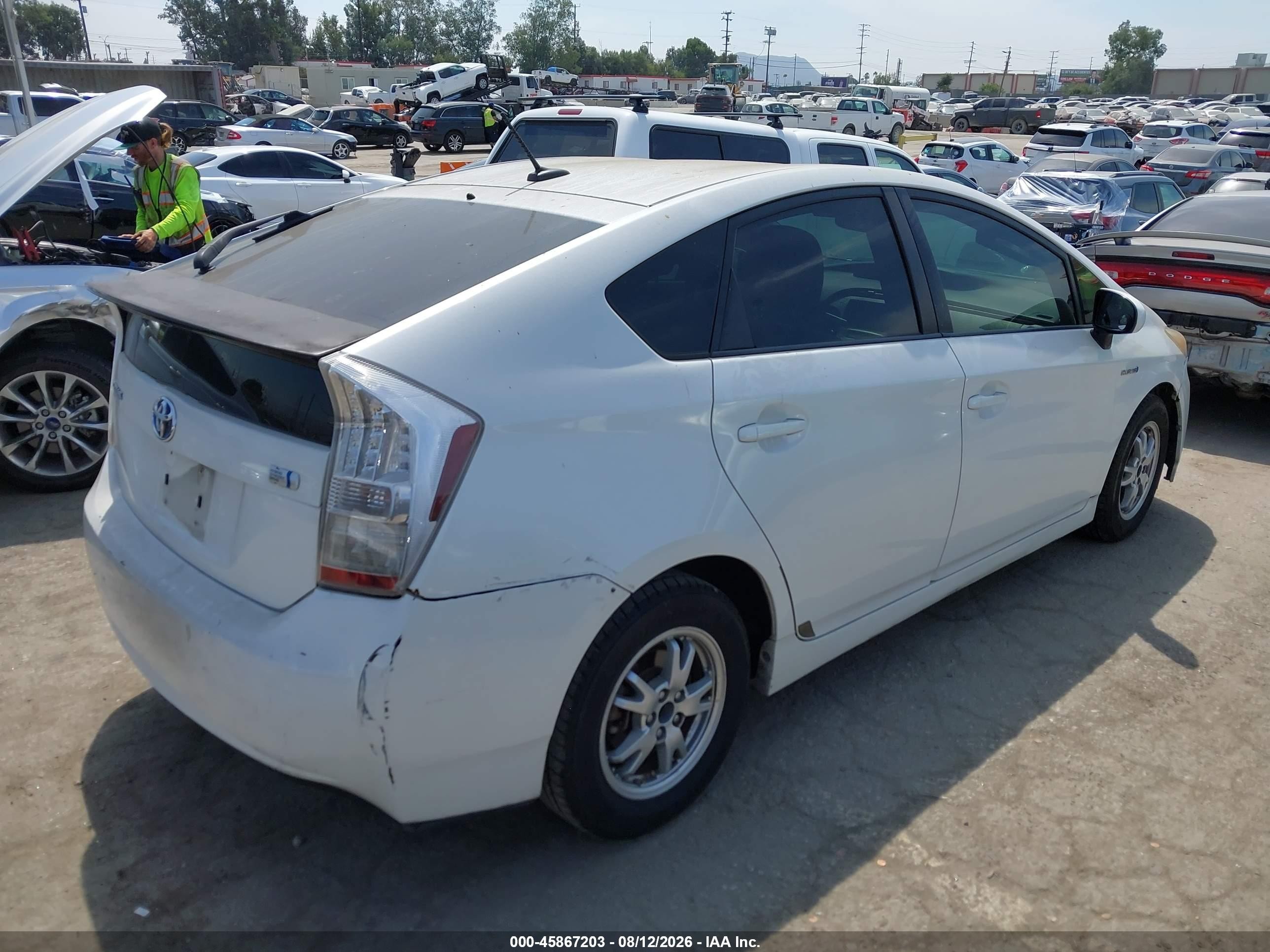 2011 Toyota Prius Two White vin: JTDKN3DU0B0260703