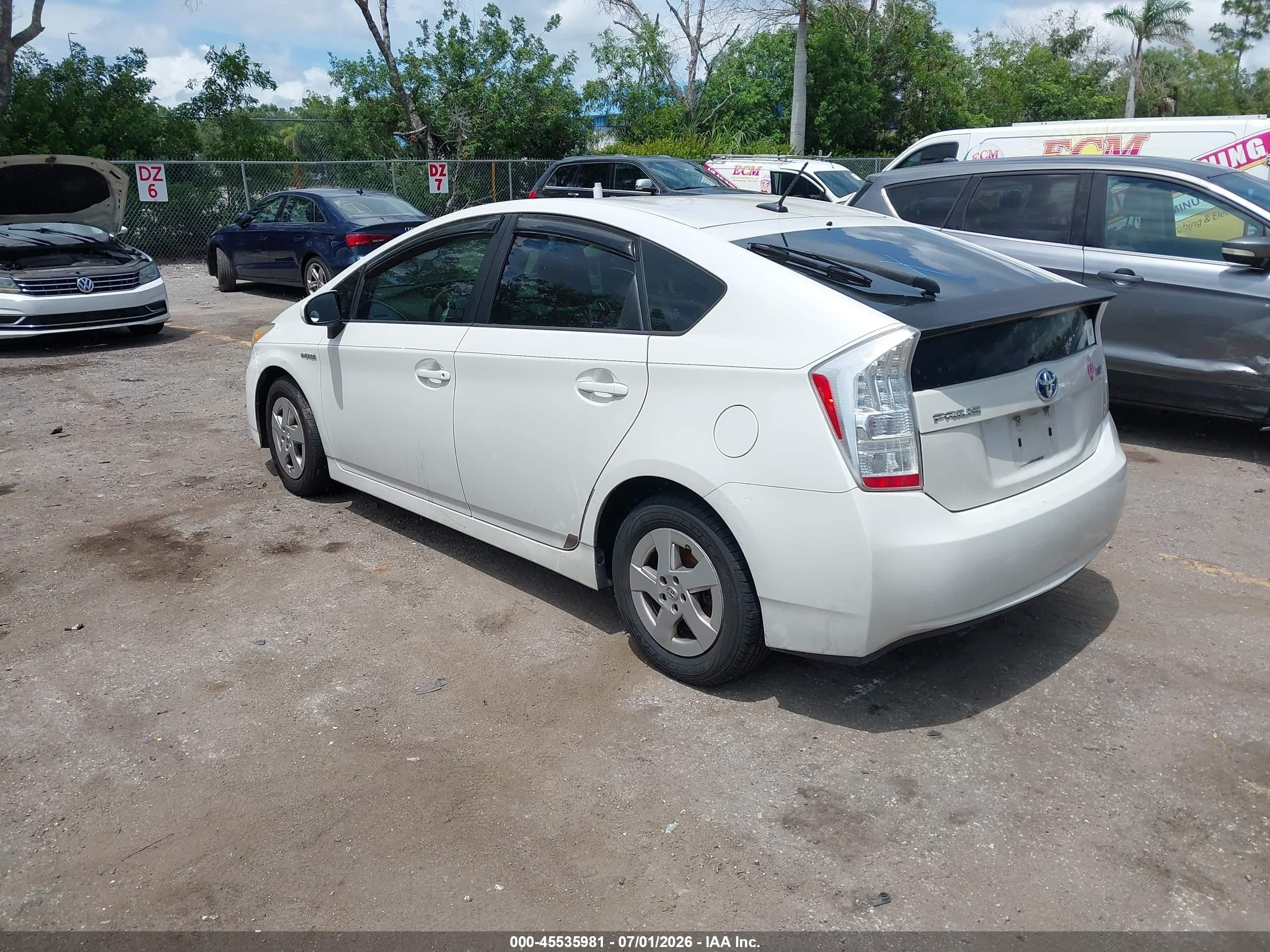 2011 Toyota Prius Two White vin: JTDKN3DU0B0274049