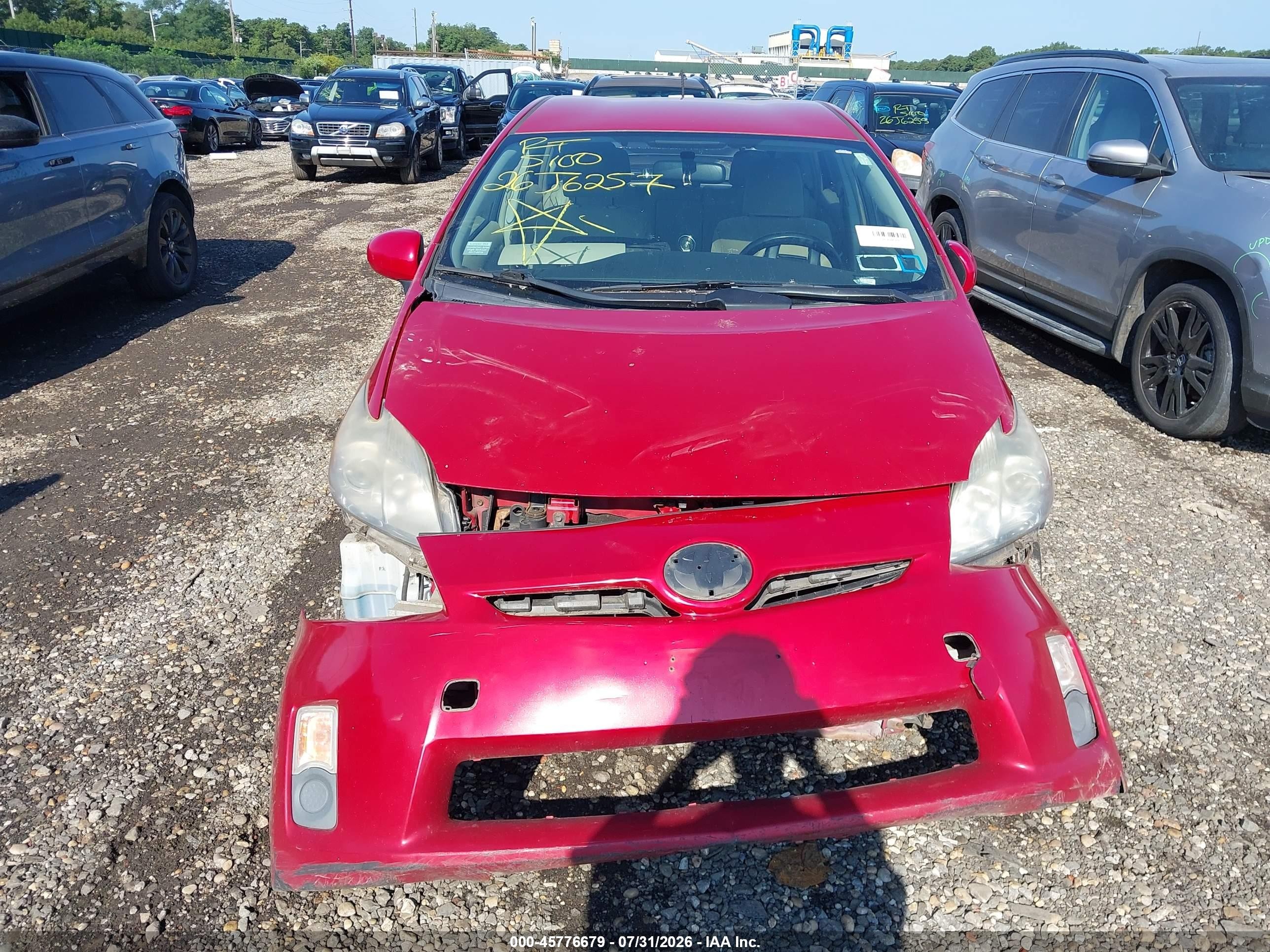 2011 Toyota Prius Two Красный vin: JTDKN3DU0B0281504