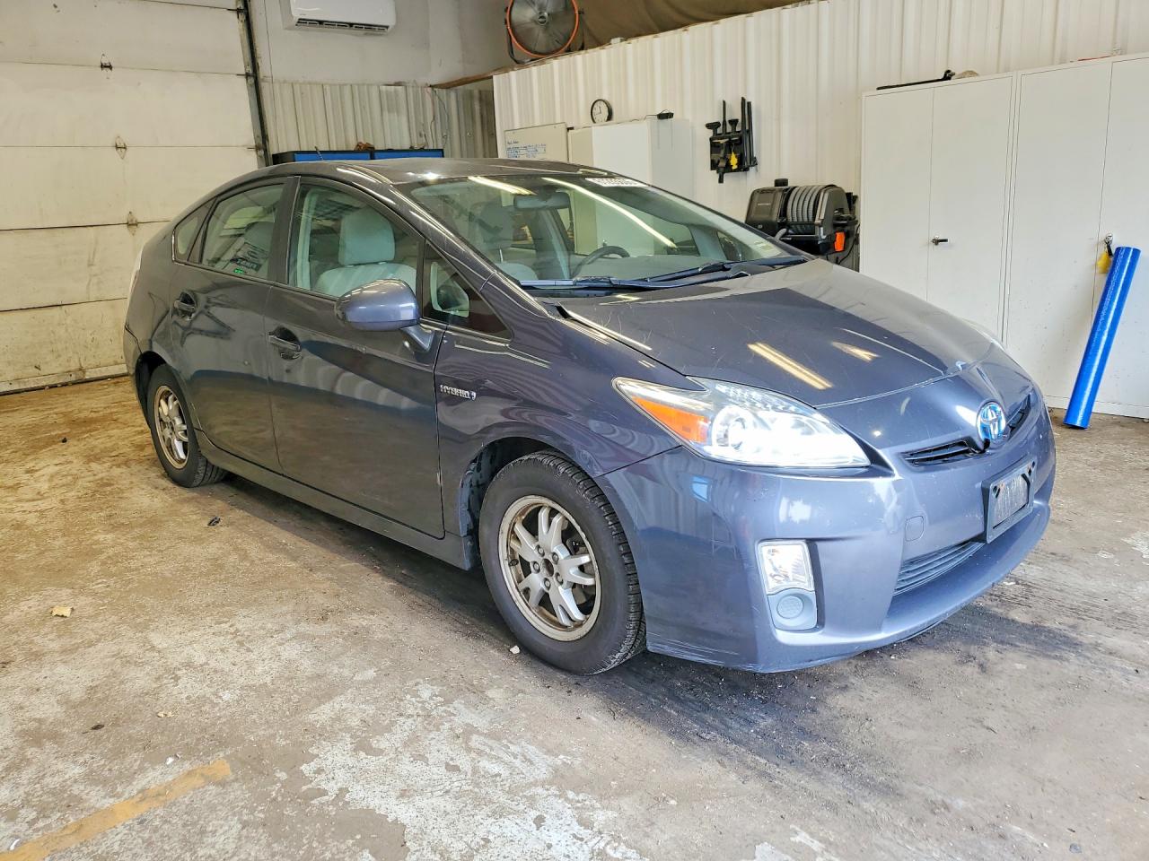 2011 Toyota Prius Two Gray vin: JTDKN3DU0B0304344