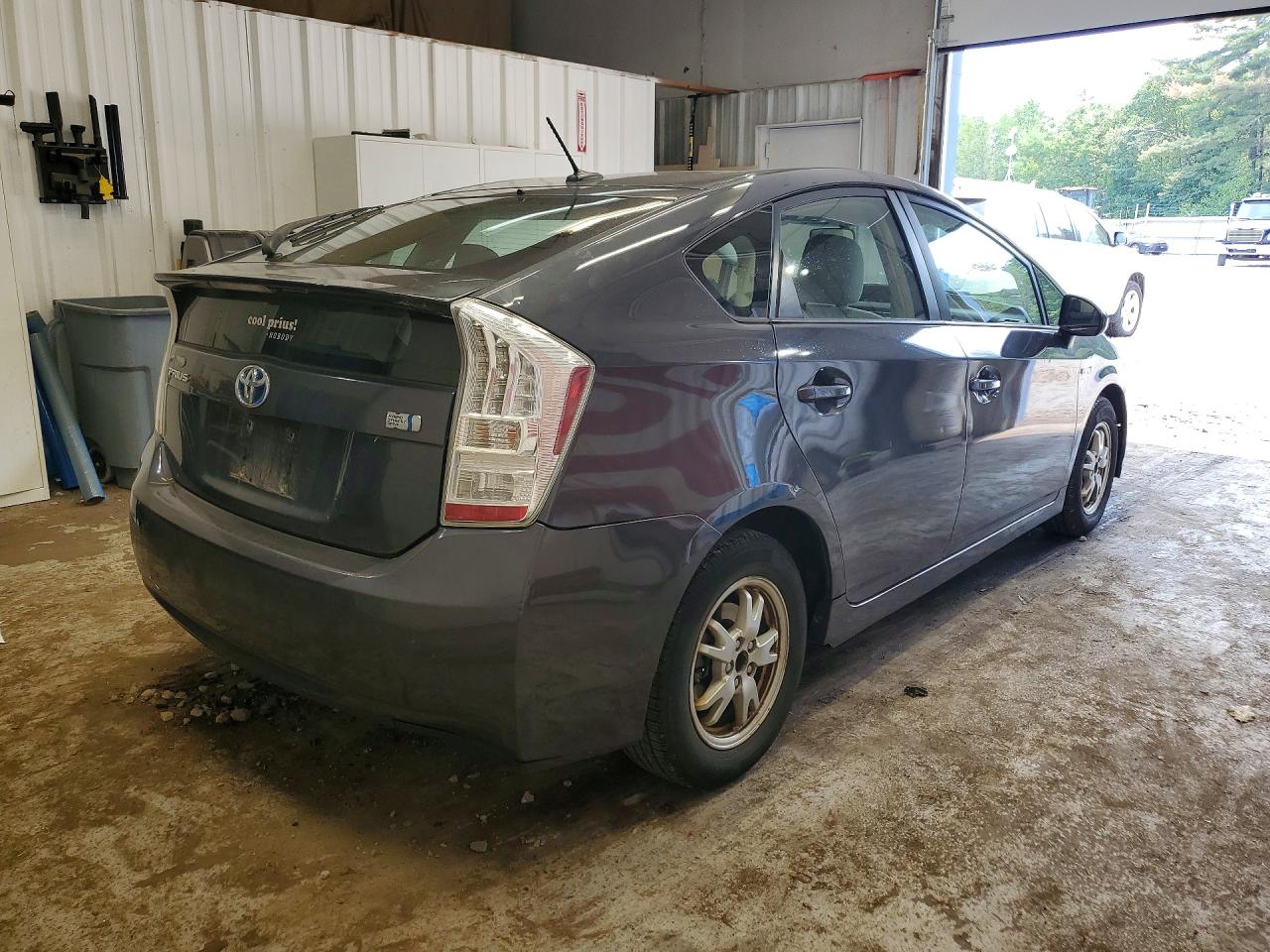 2011 Toyota Prius Two Gray vin: JTDKN3DU0B0304344