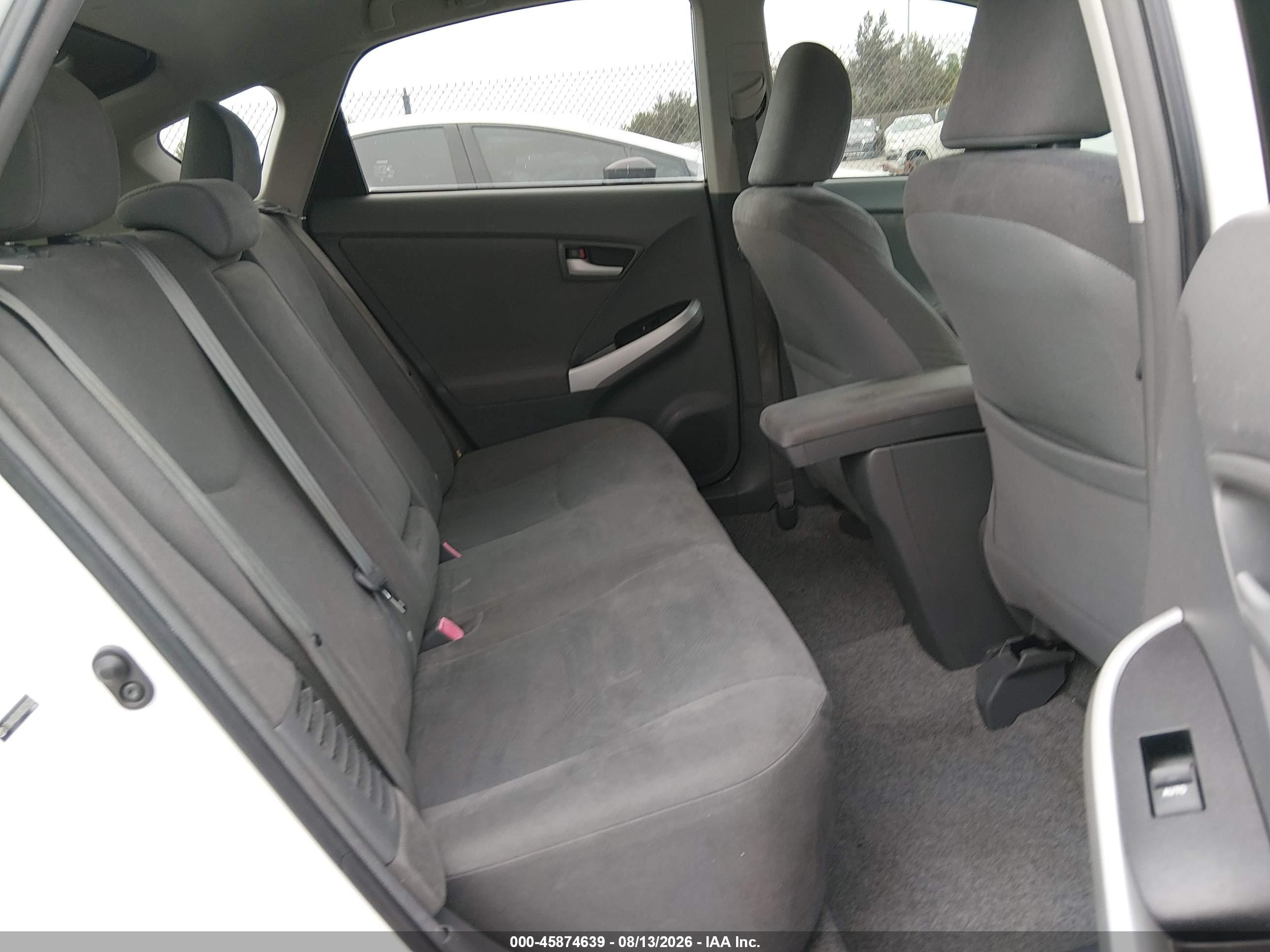 2011 Toyota Prius Two Белый vin: JTDKN3DU0B0325033