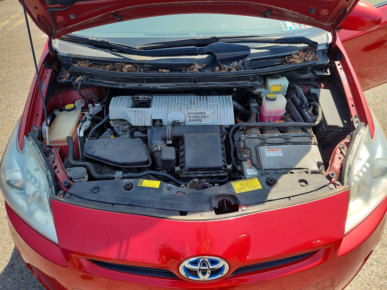 2011 Toyota Prius Two Красный vin: JTDKN3DU0B1371732